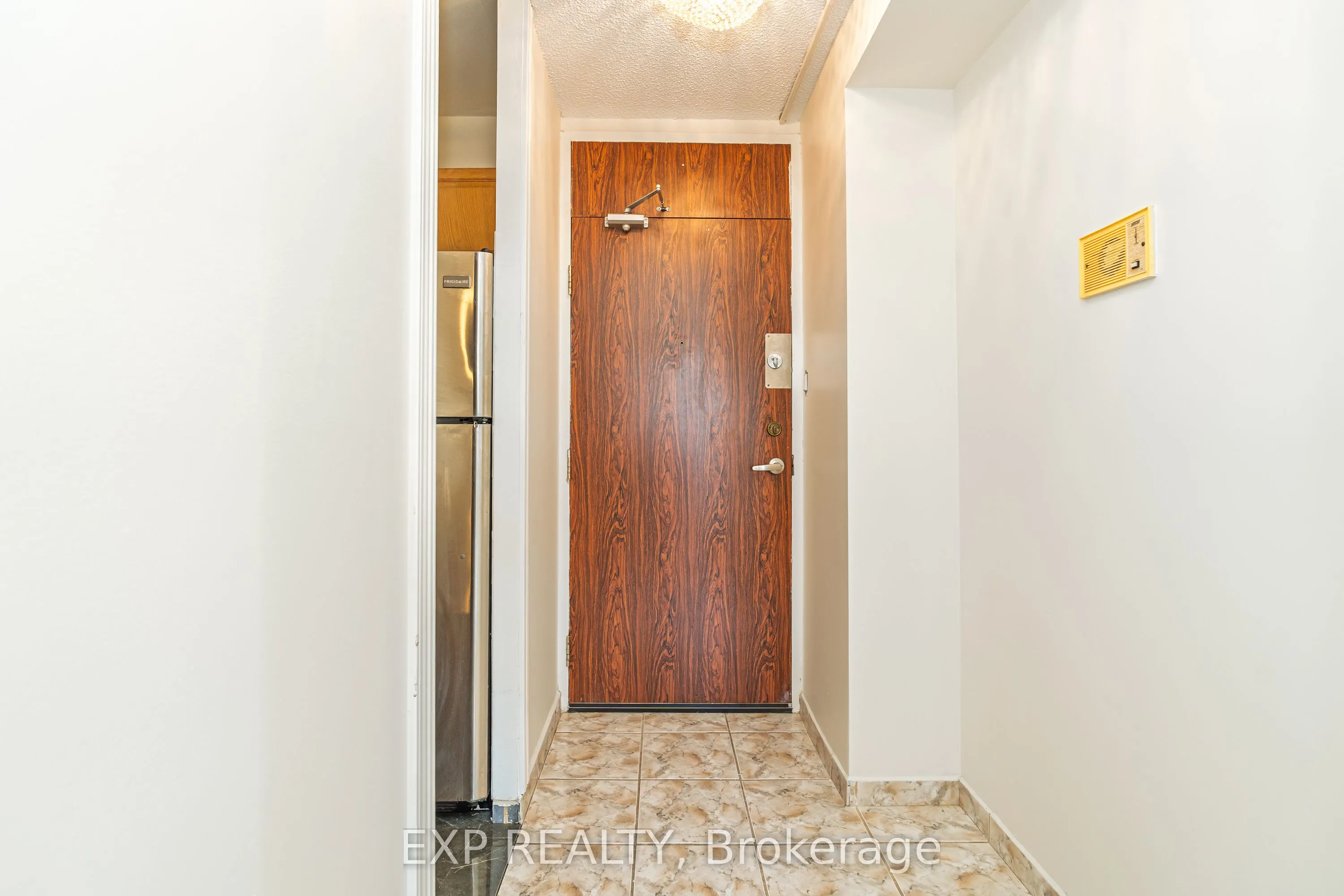 2000 Jasmine Crescent, #415