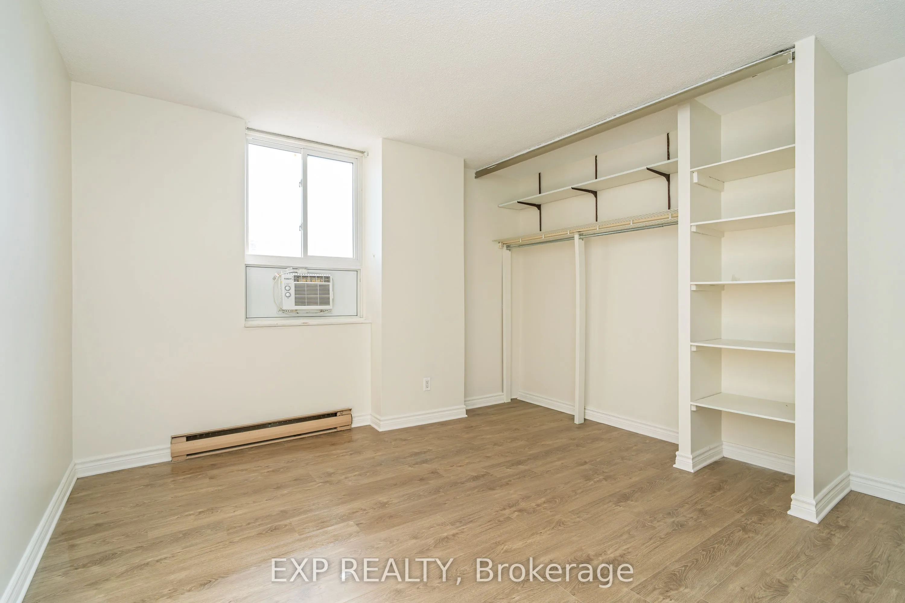 2000 Jasmine Crescent, #415