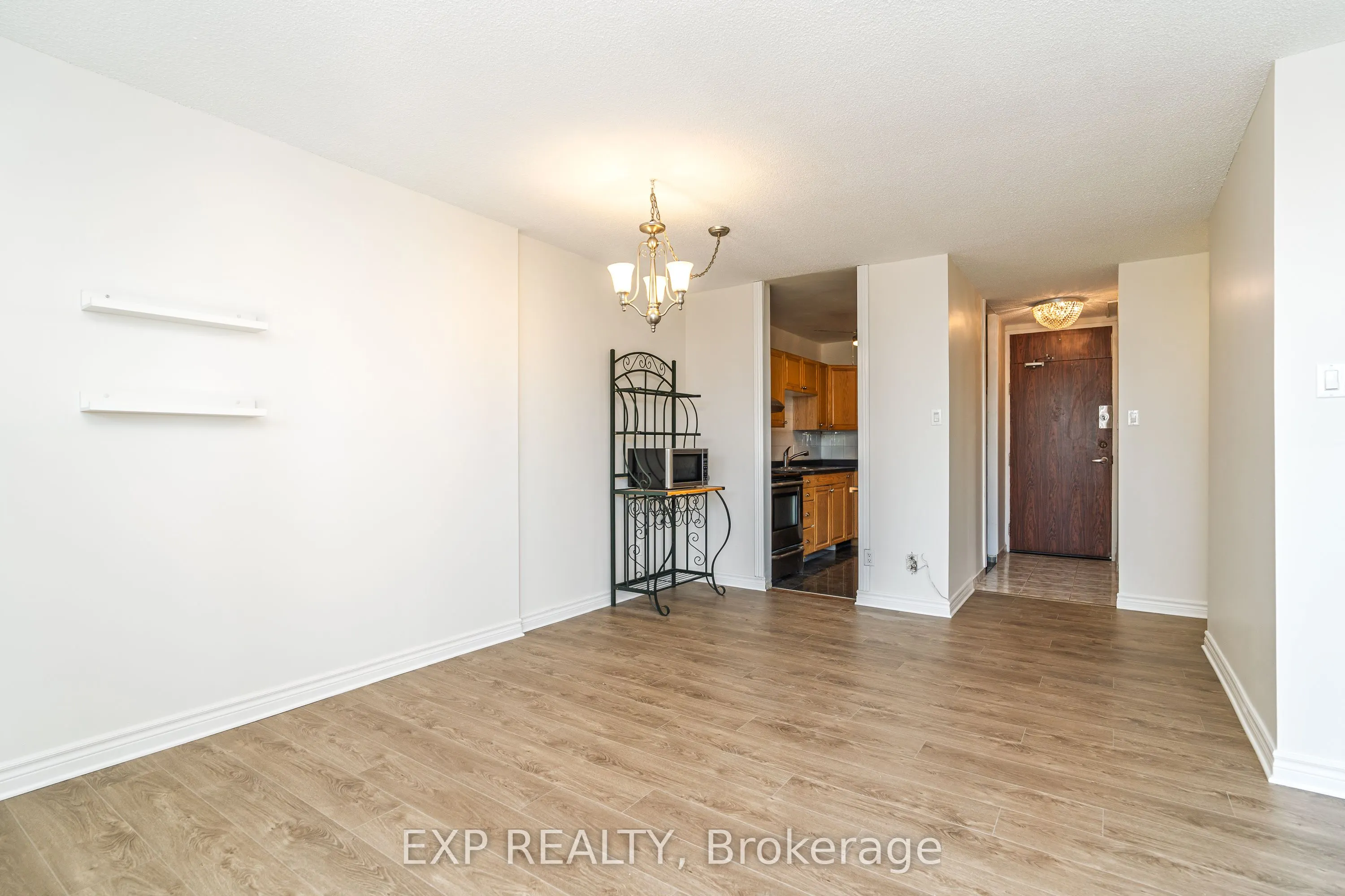 2000 Jasmine Crescent, #415