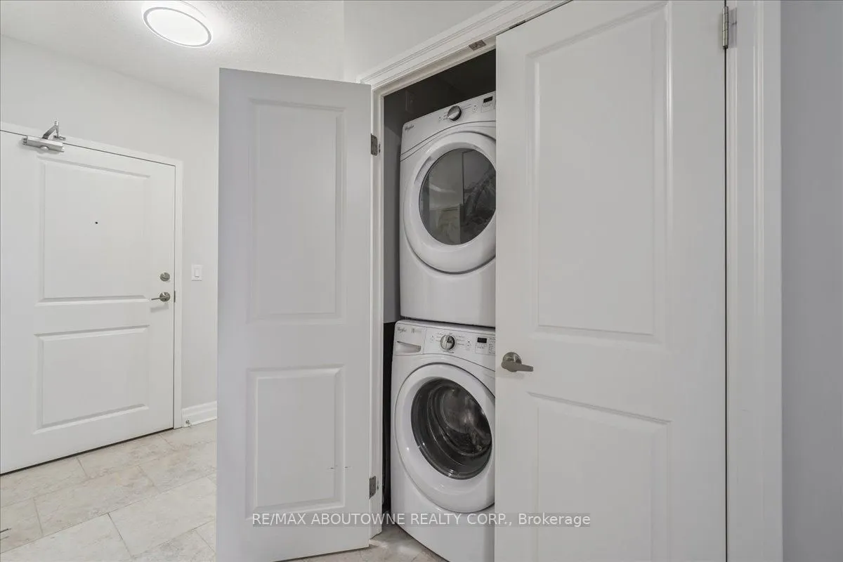 150 Wellington Street E, #405