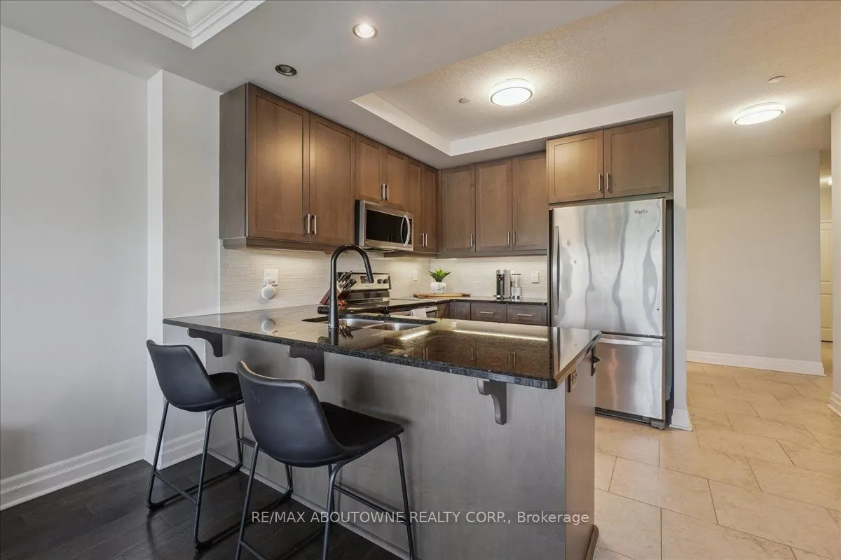 150 Wellington Street E, #405