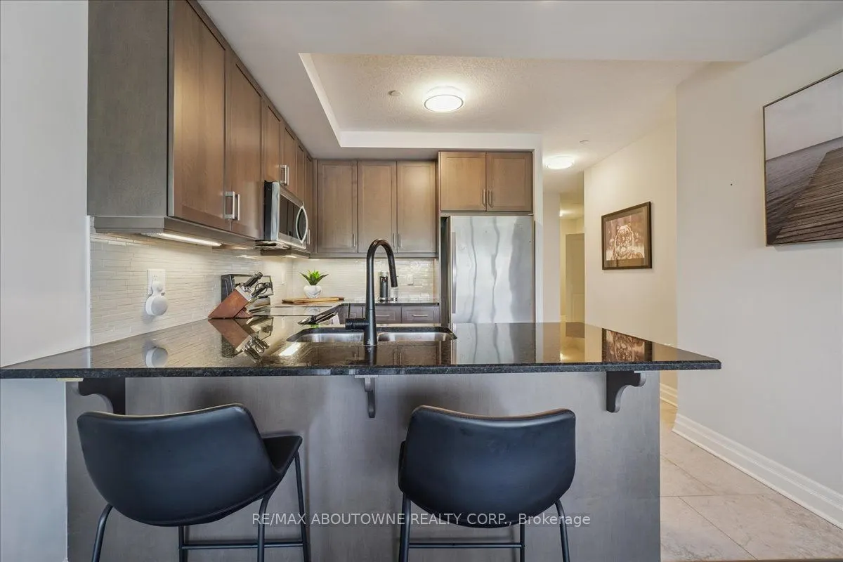 150 Wellington Street E, #405