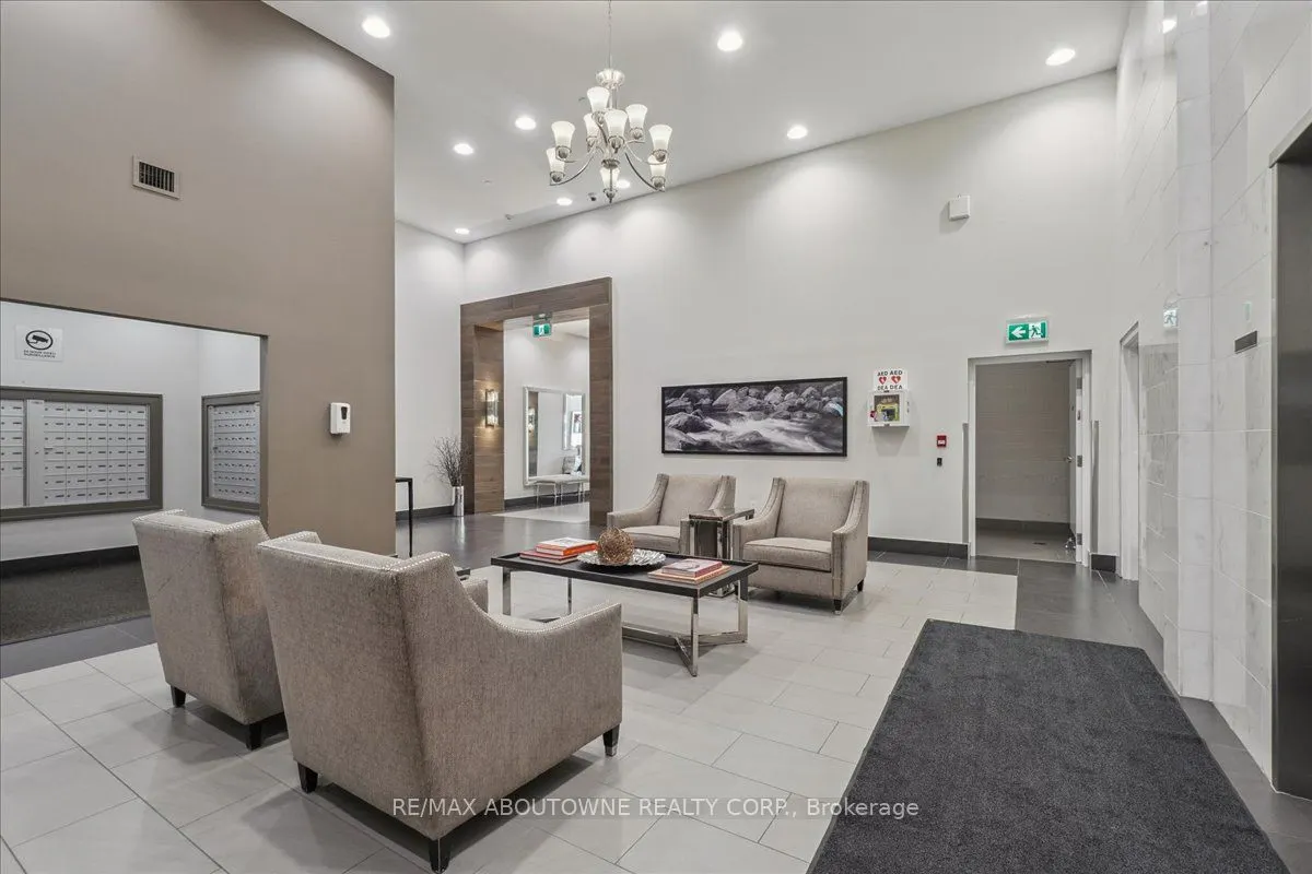 150 Wellington Street E, #405