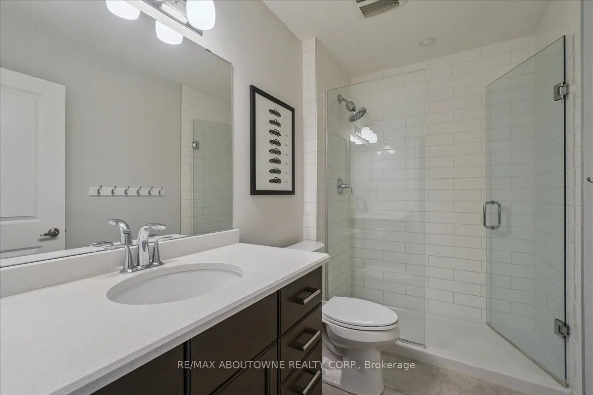 150 Wellington Street E, #405