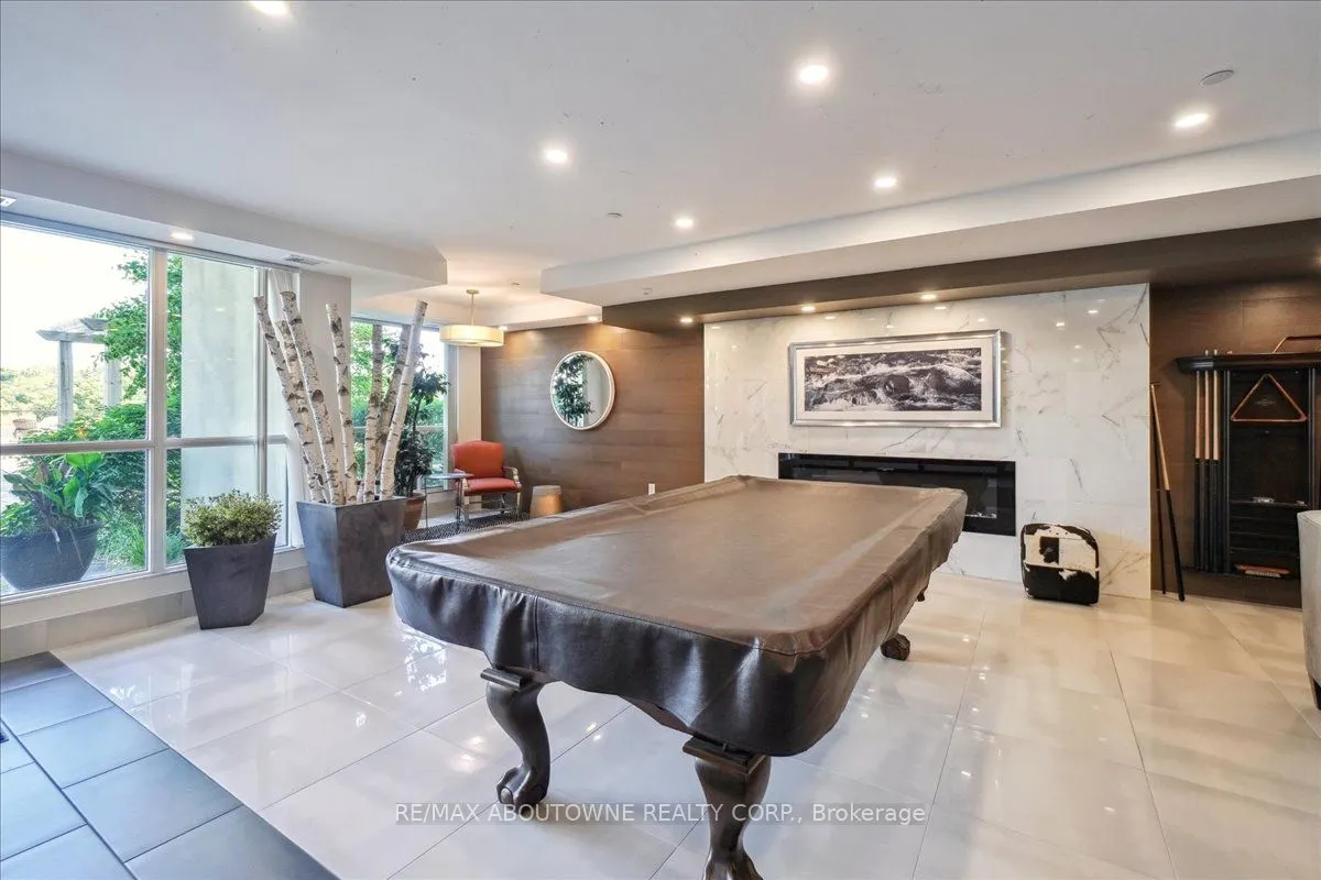 150 Wellington Street E, #405