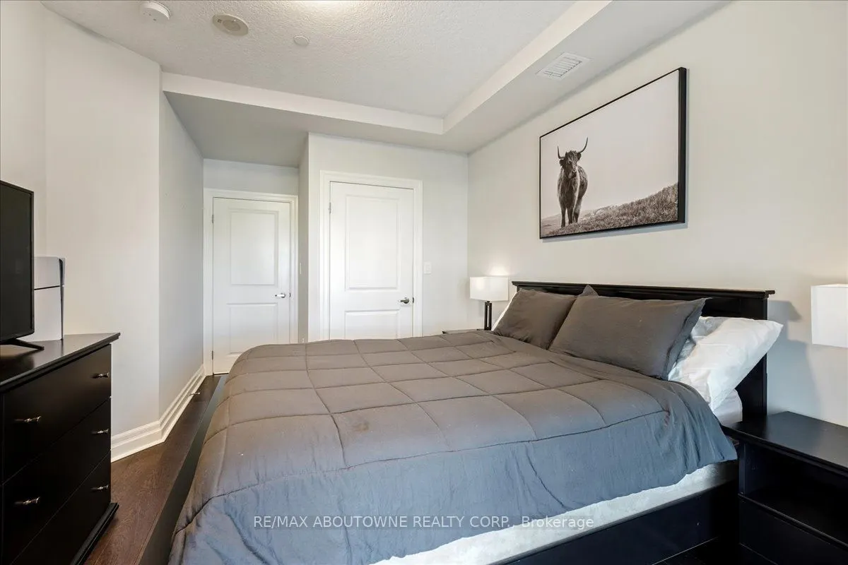 150 Wellington Street E, #405