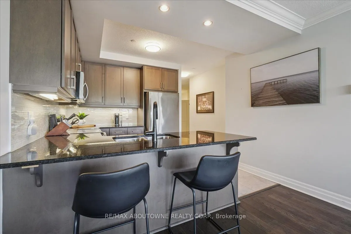 150 Wellington Street E, #405