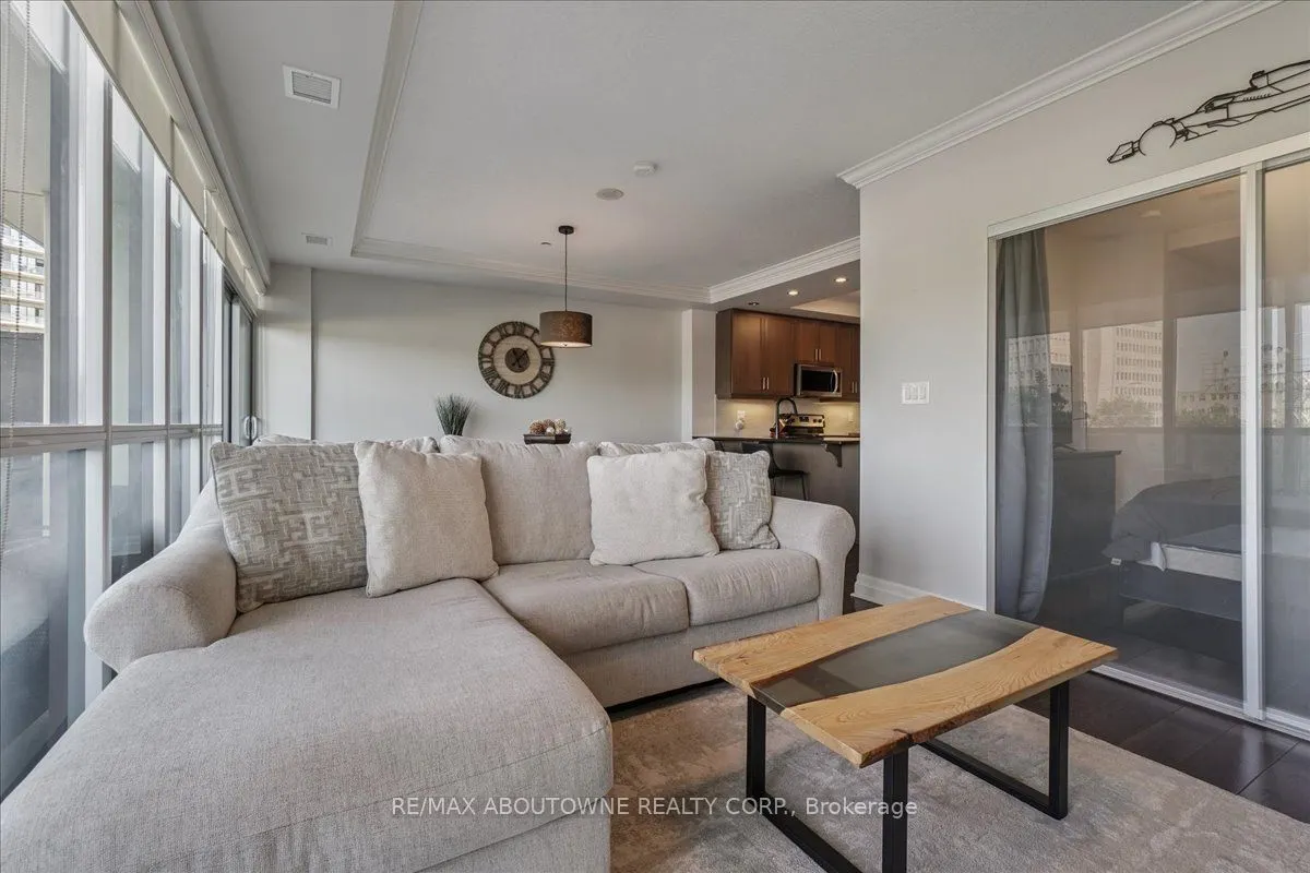 150 Wellington Street E, #405