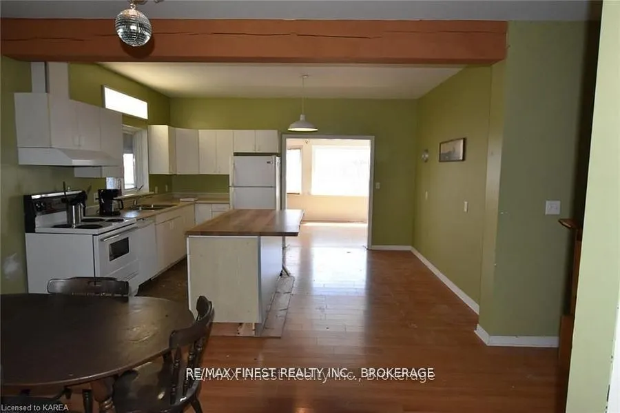 1146 Fourth Lake Road S