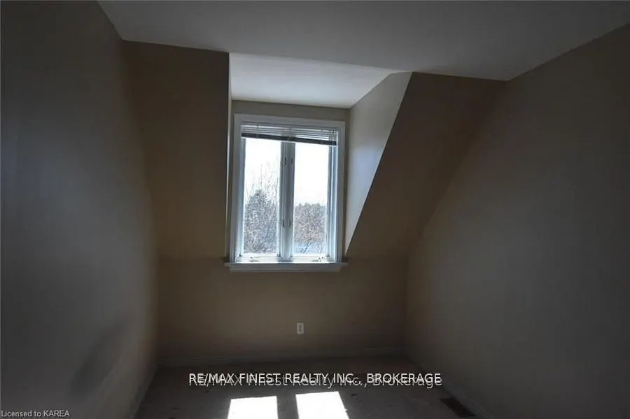 1146 Fourth Lake Road S