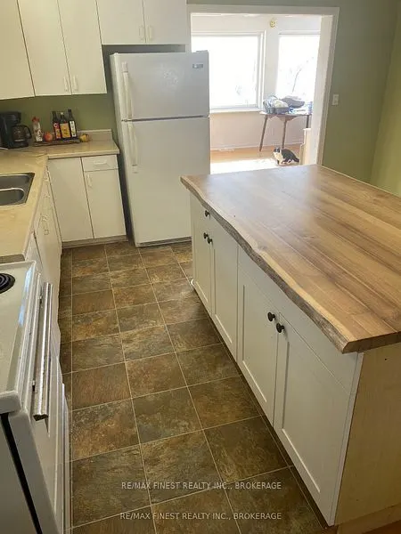 1146 Fourth Lake Road S