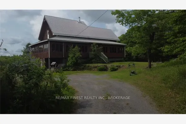 1146 Fourth Lake Road S