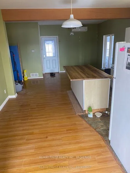 1146 Fourth Lake Road S