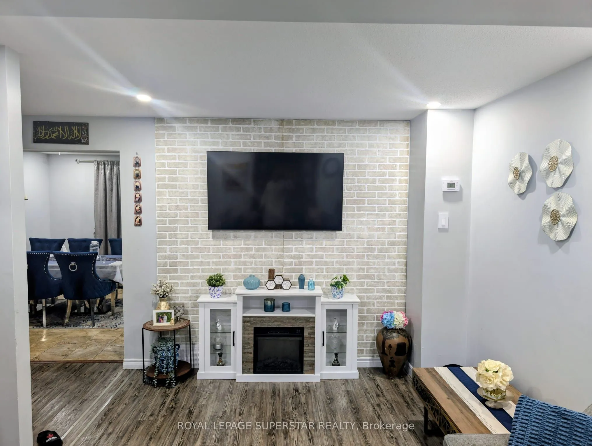 55 ASHLEY Crescent, #14