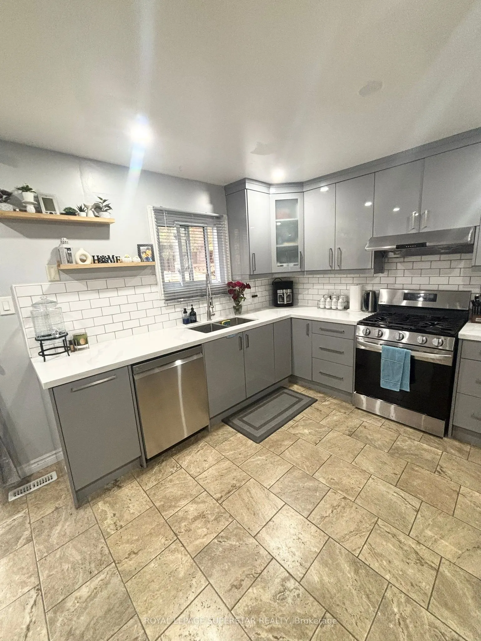 55 ASHLEY Crescent, #14