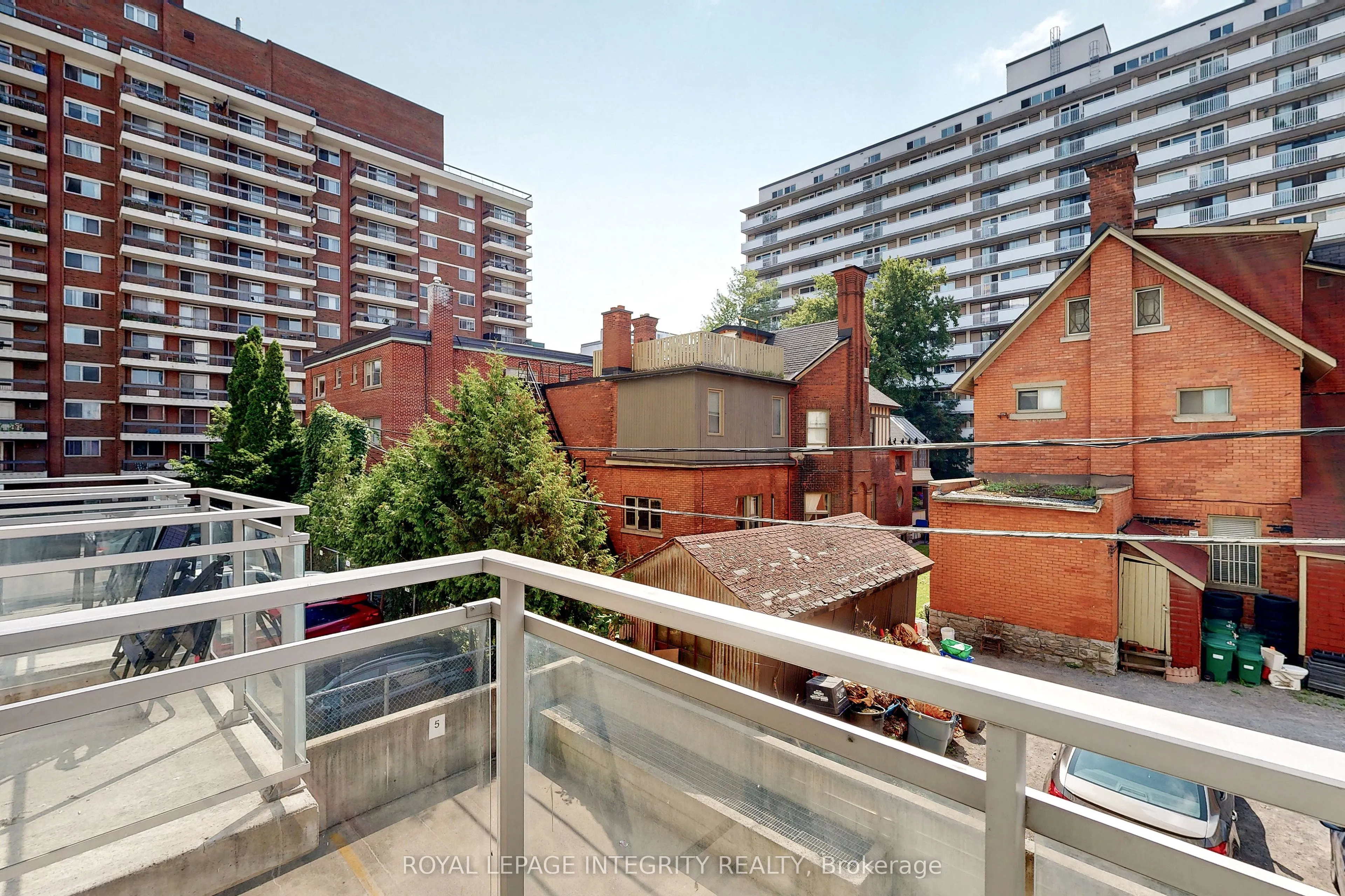 138 Somerset Street W, #203