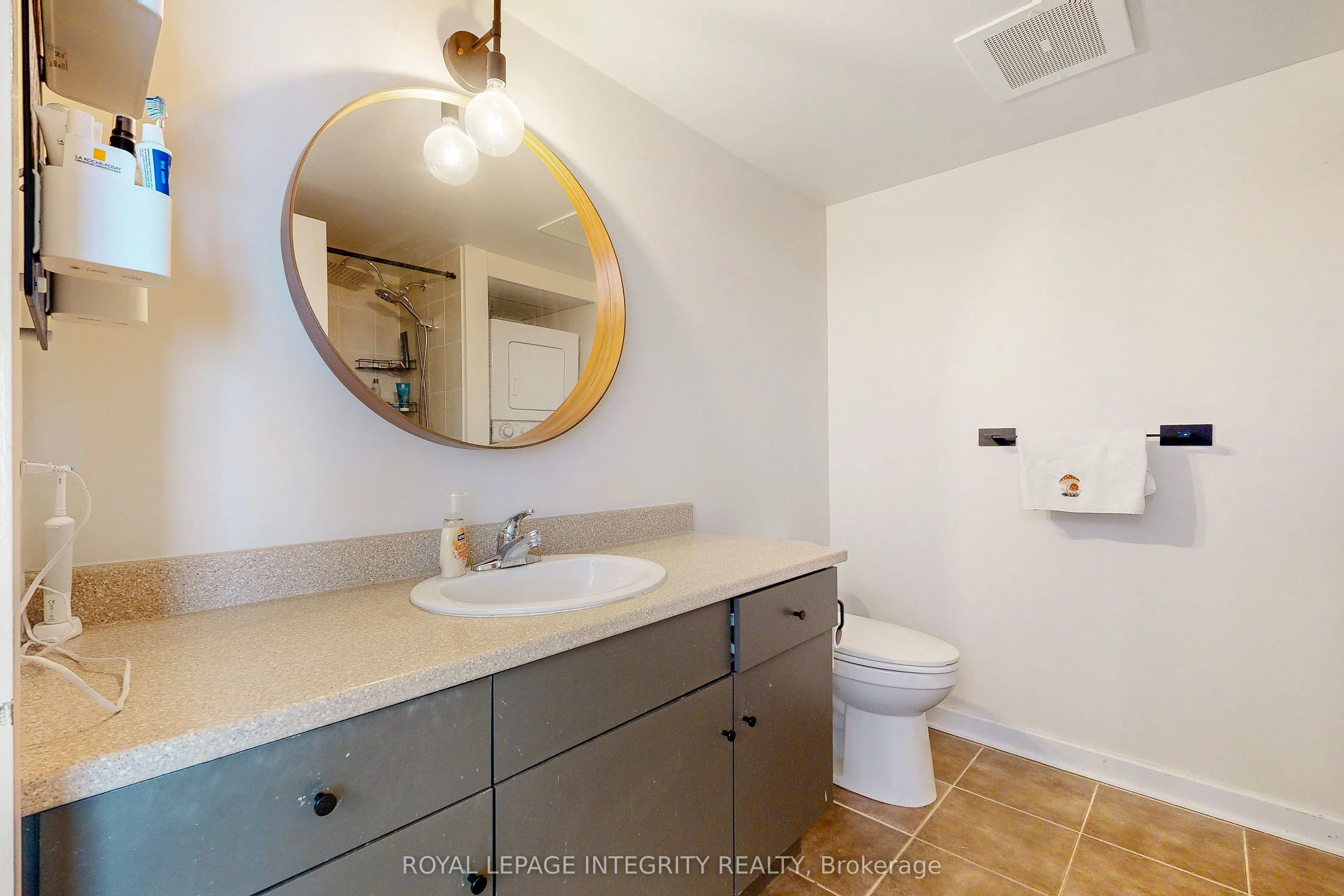 138 Somerset Street W, #203