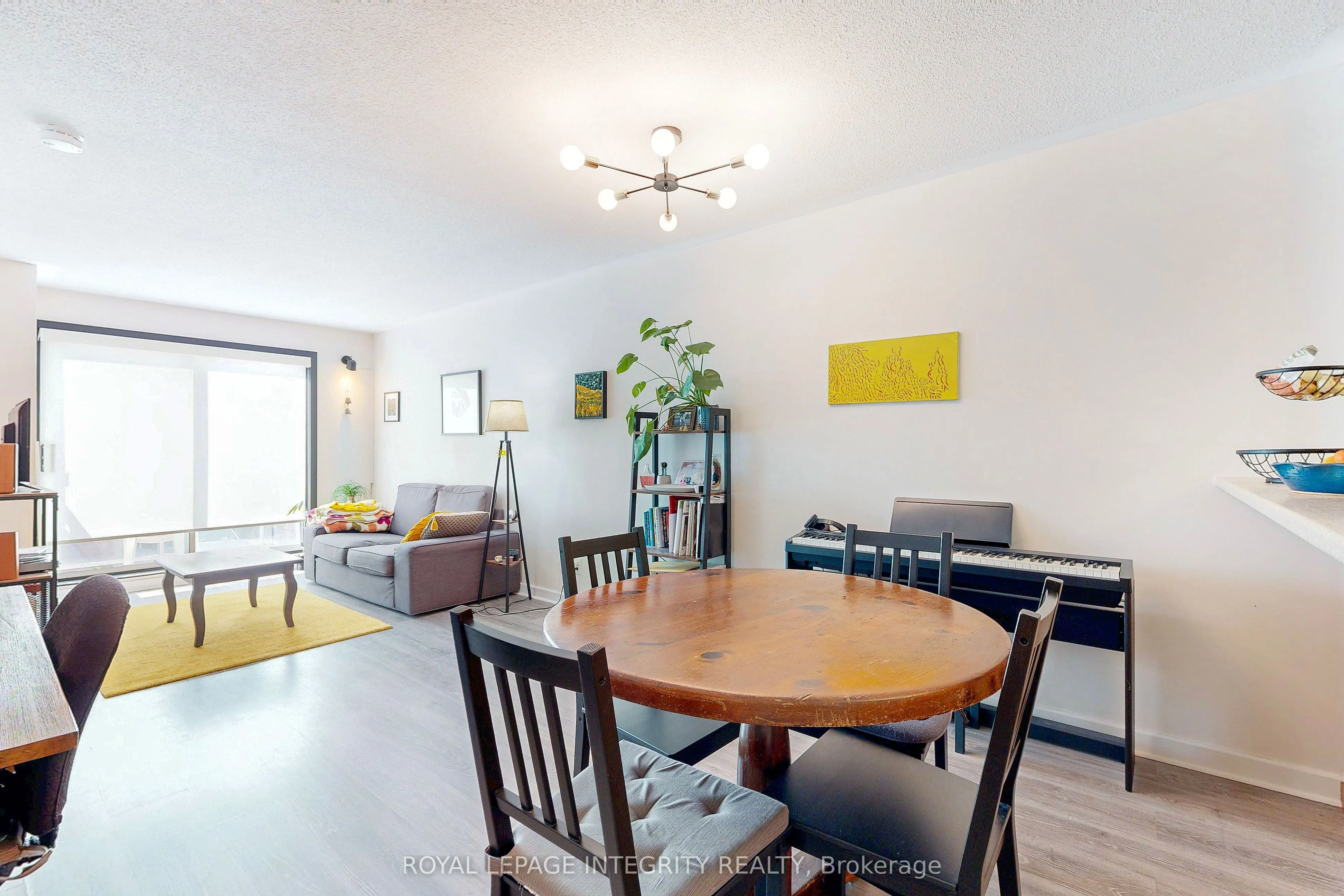 138 Somerset Street W, #203