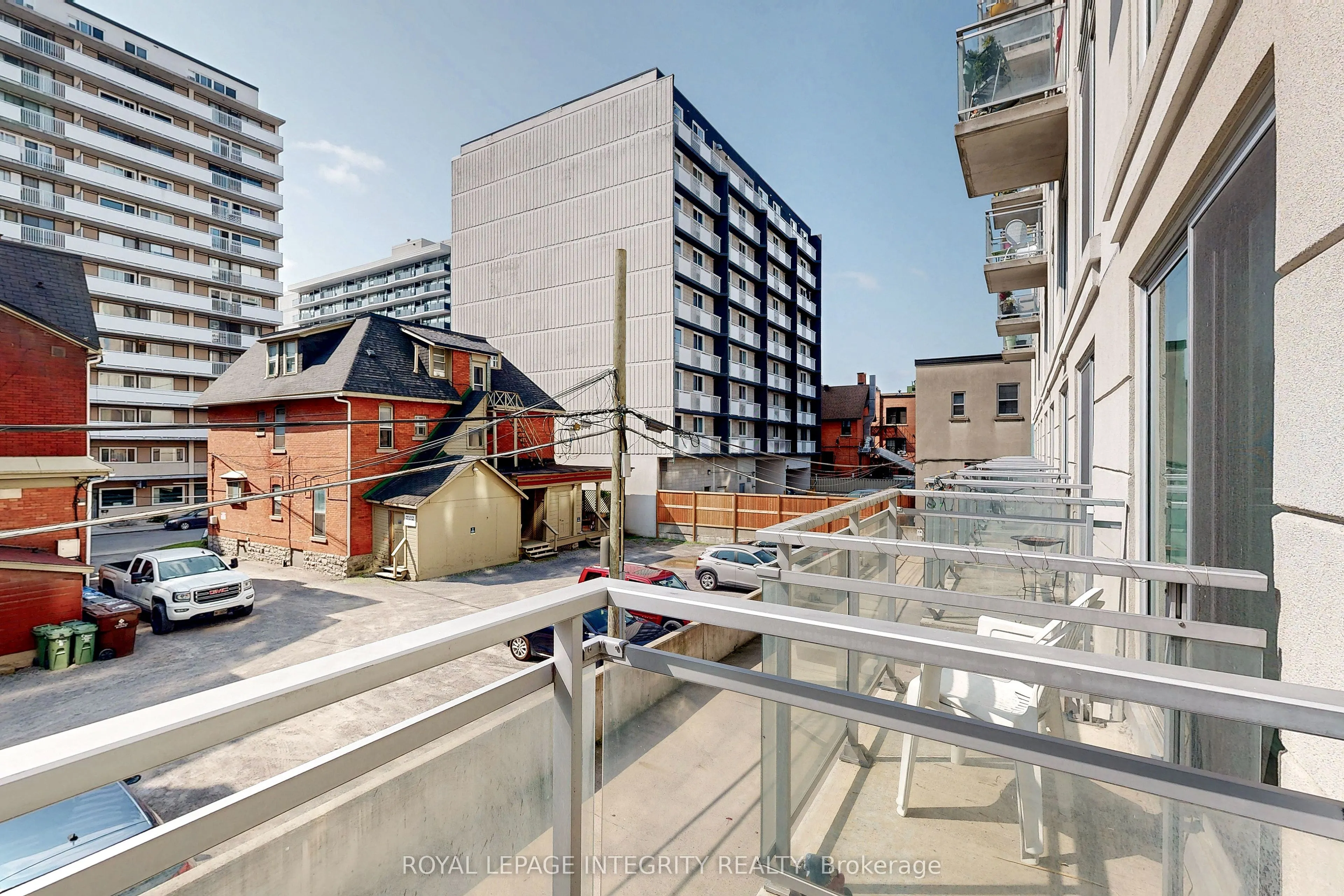 138 Somerset Street W, #203