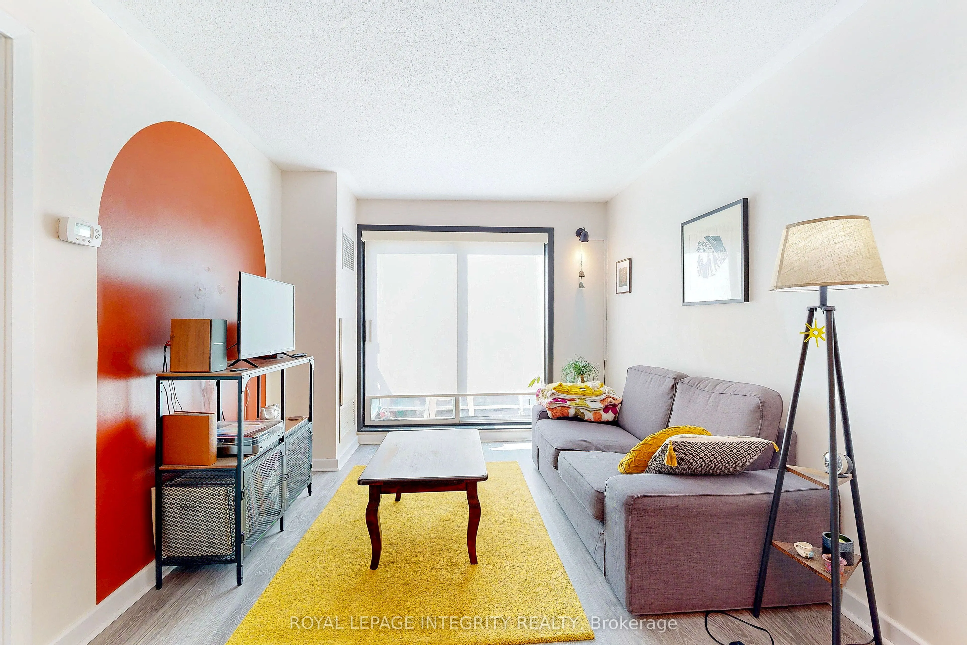 138 Somerset Street W, #203