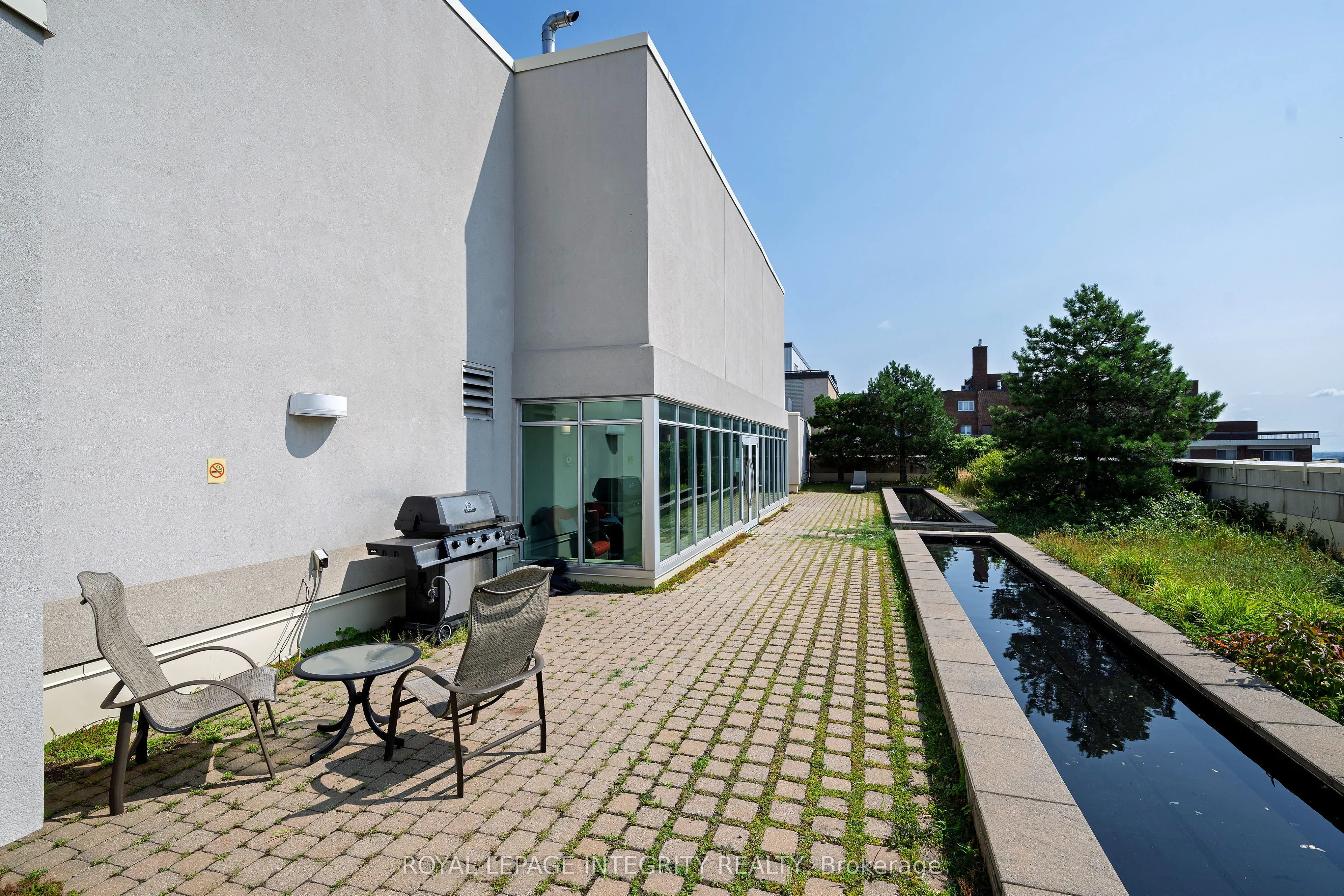 138 Somerset Street W, #203