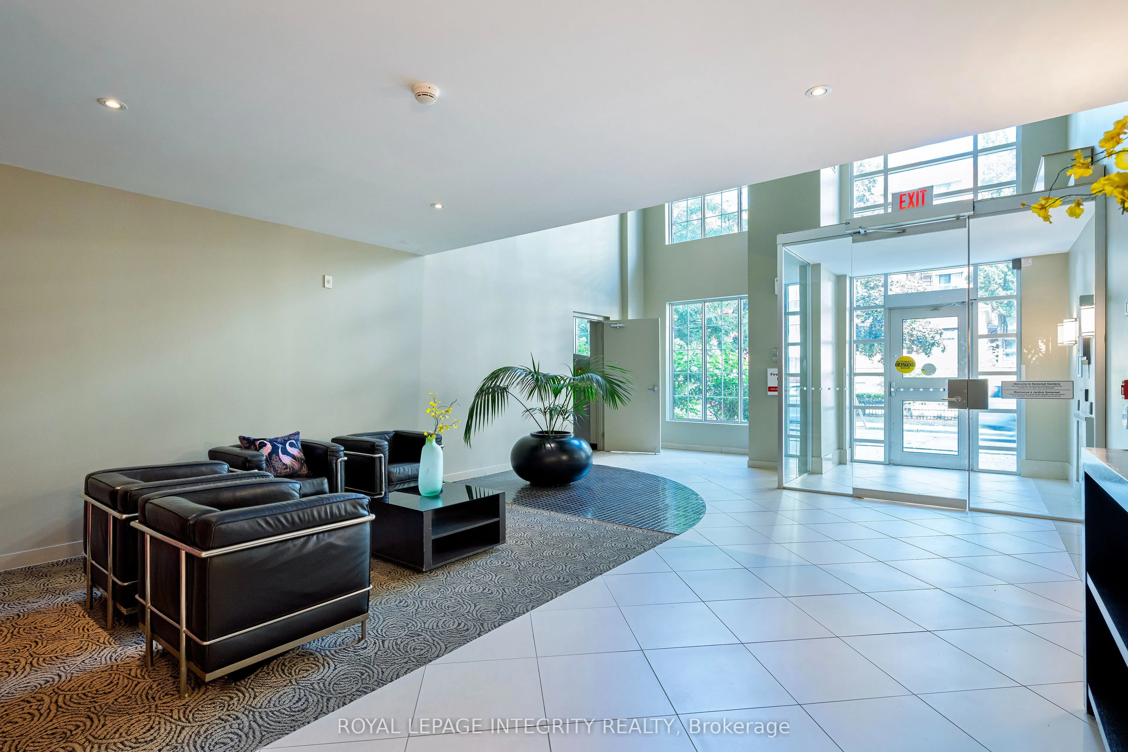 138 Somerset Street W, #203