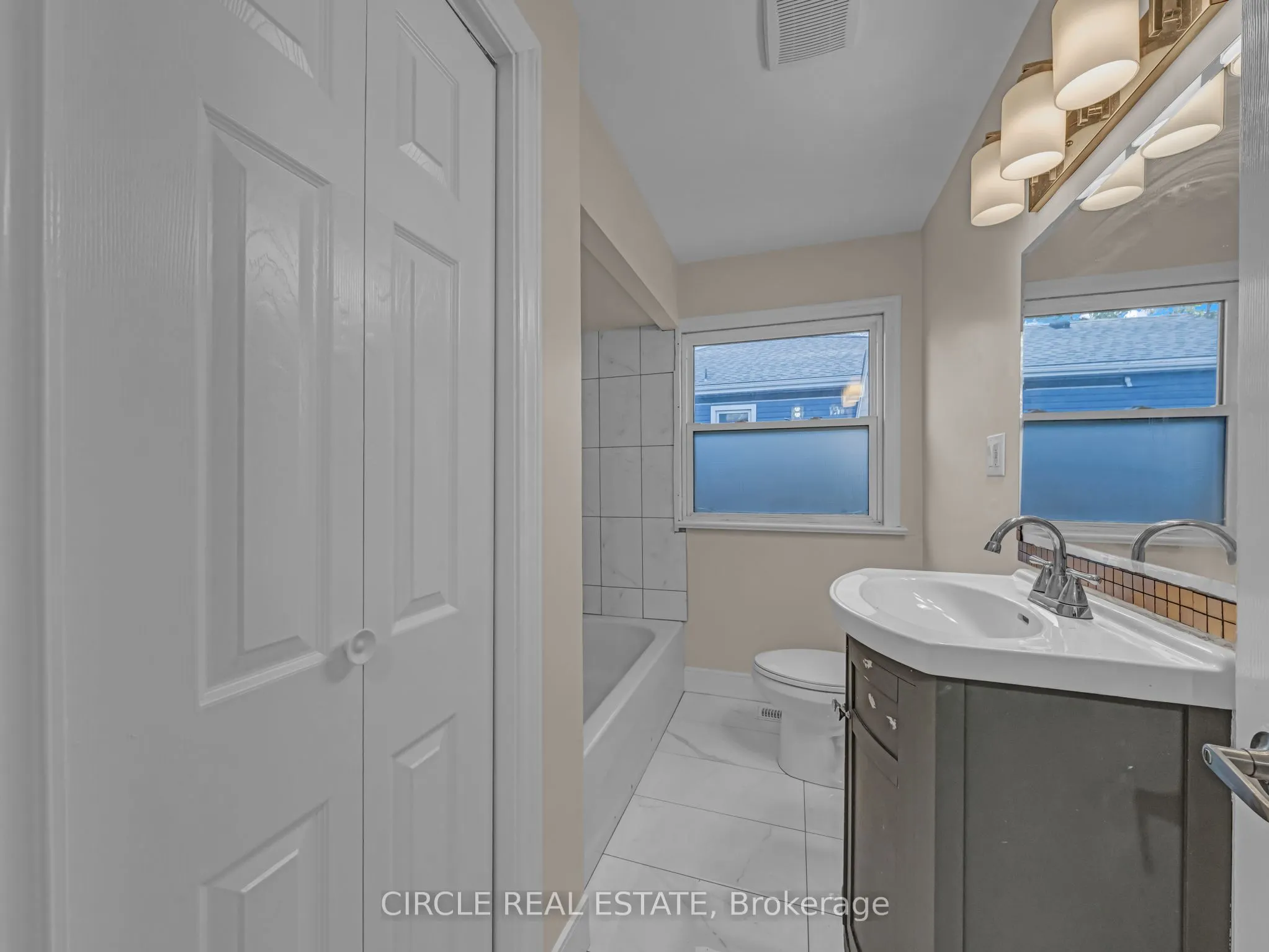 2616 Tourangeau Road