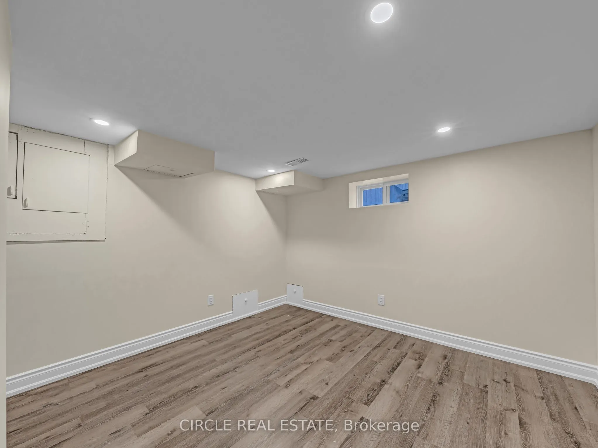 2616 Tourangeau Road