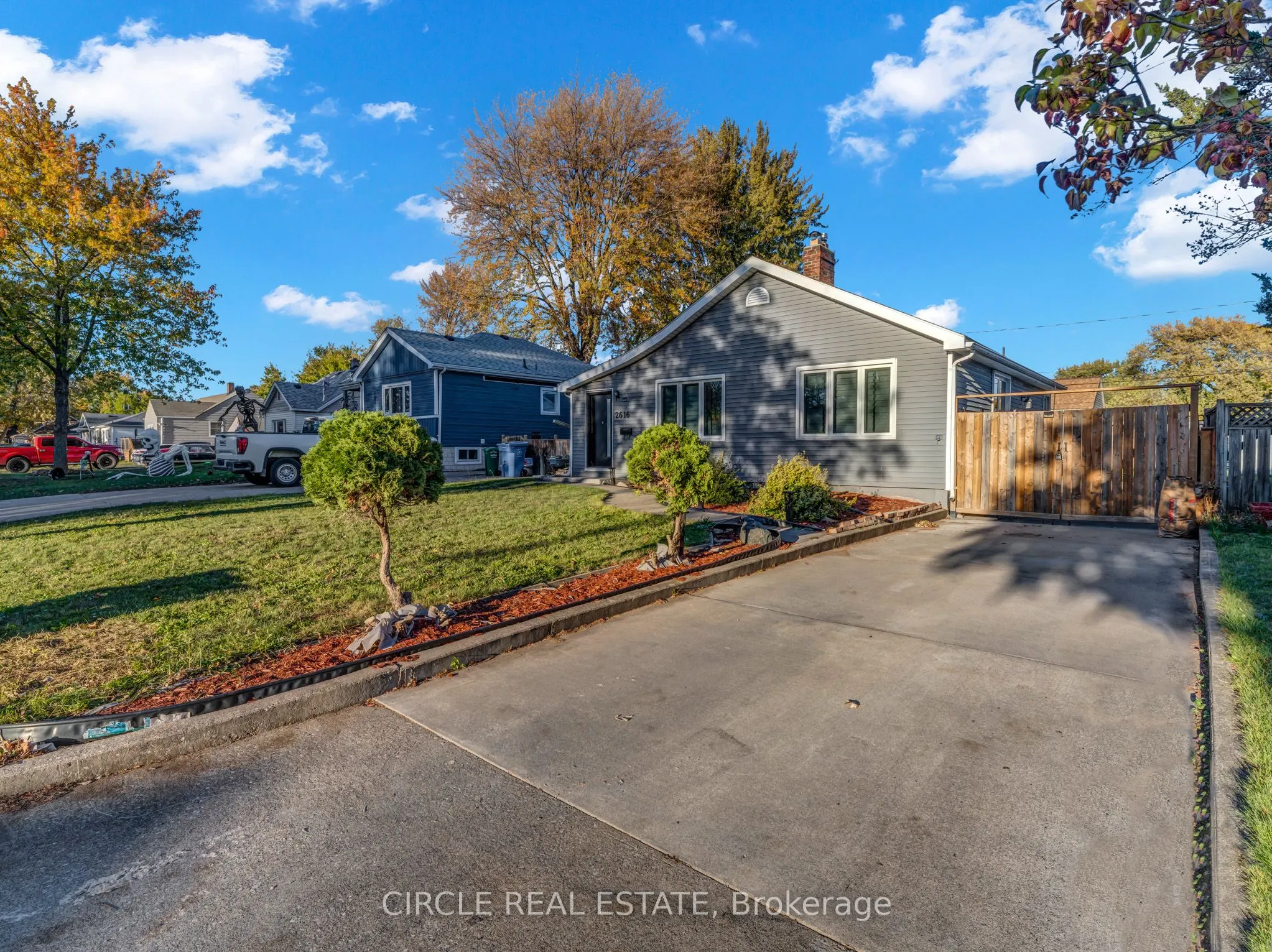 2616 Tourangeau Road