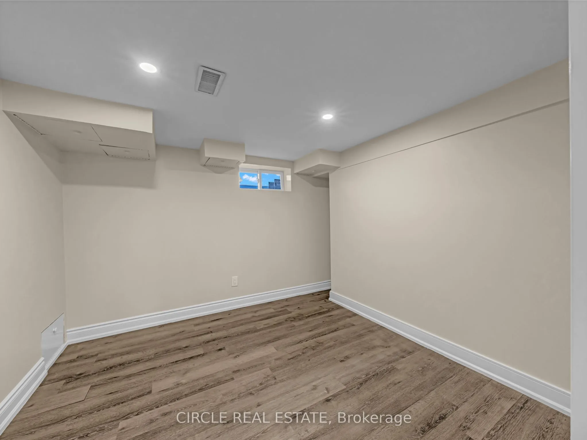 2616 Tourangeau Road