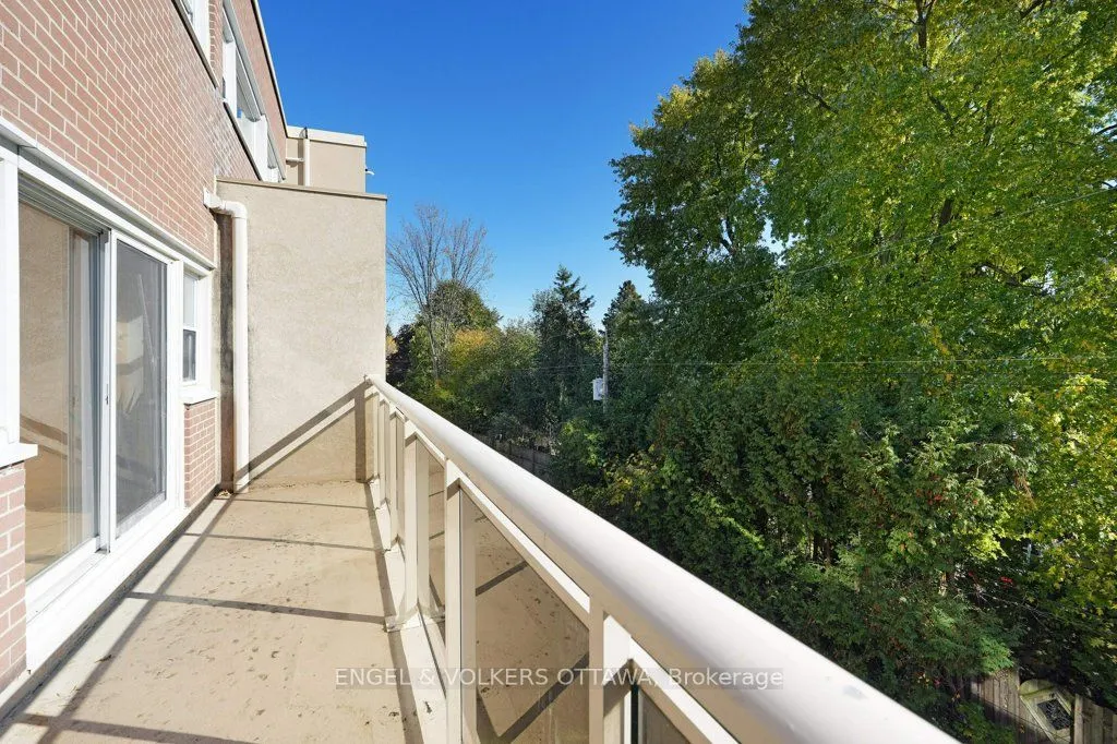 12 Corkstown Road, #216