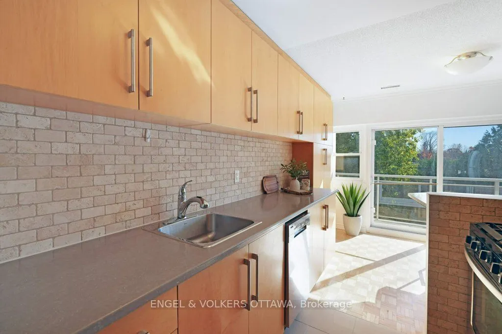 12 Corkstown Road, #216