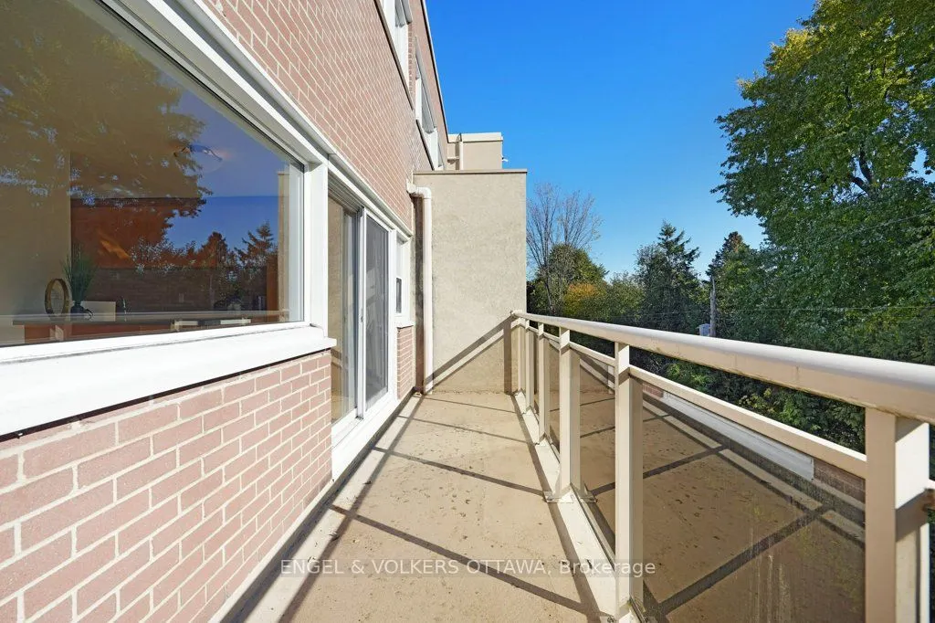 12 Corkstown Road, #216