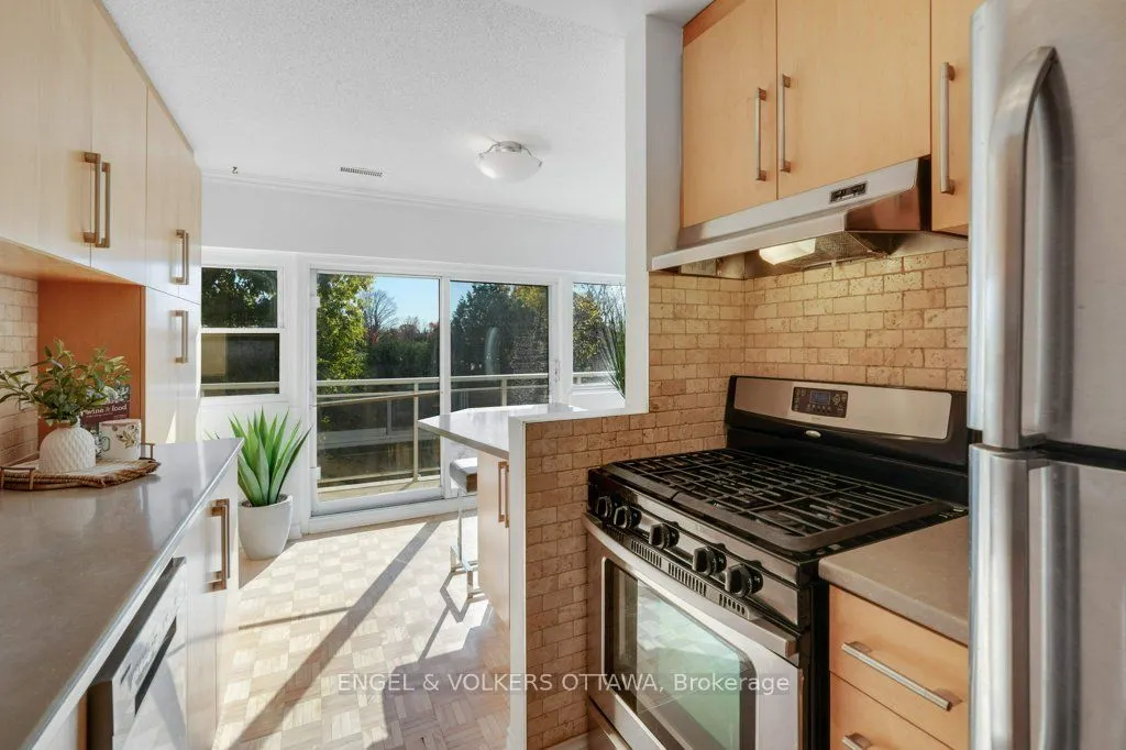 12 Corkstown Road, #216