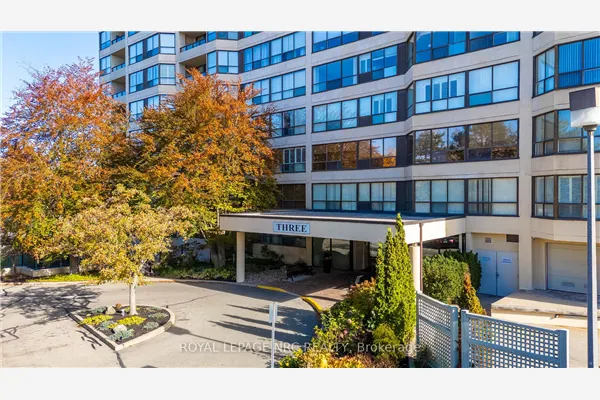 3 Towering Hts Boulevard, #102