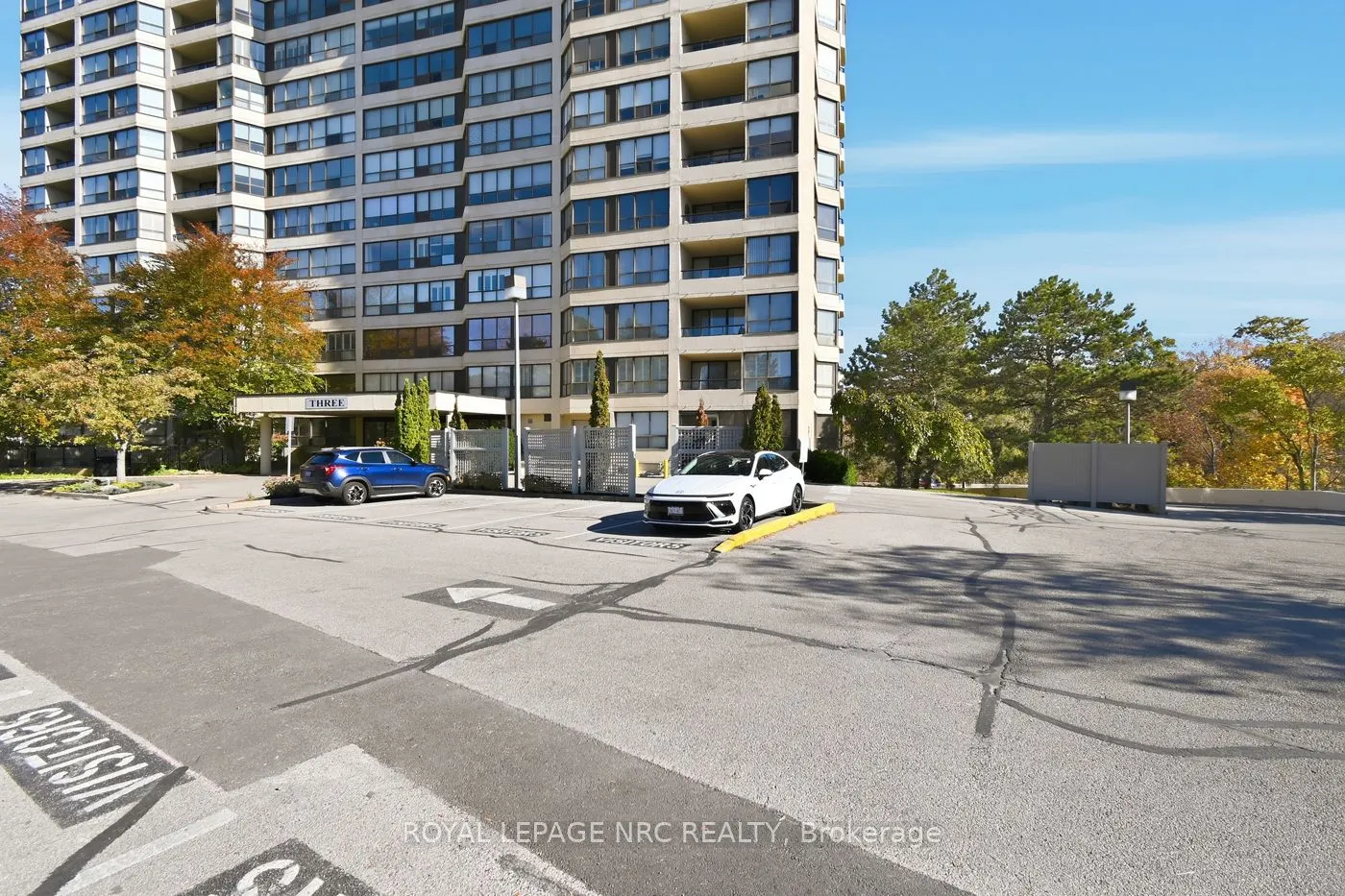 3 Towering Hts Boulevard, #102