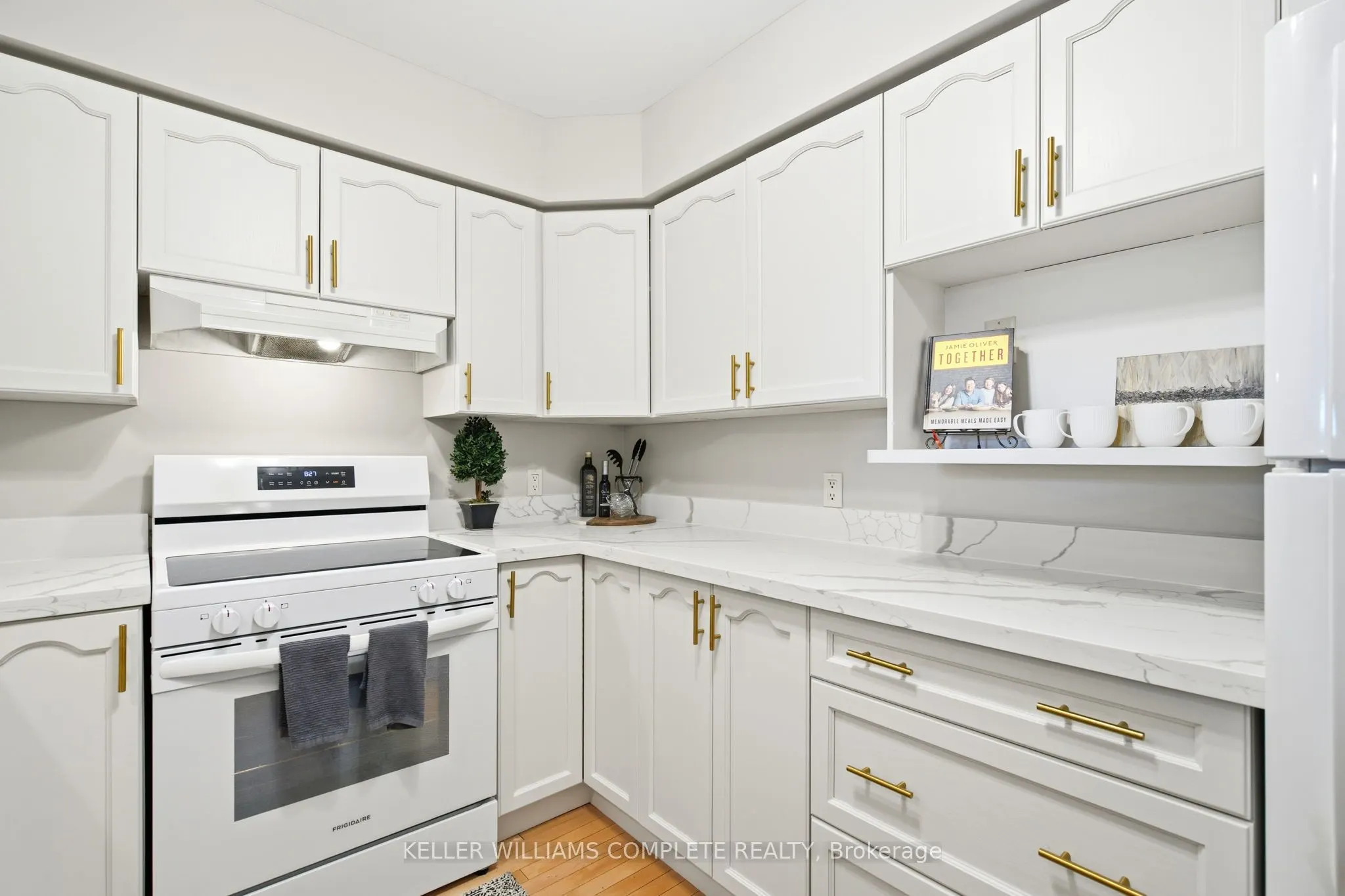 229 Lynden Road, #25