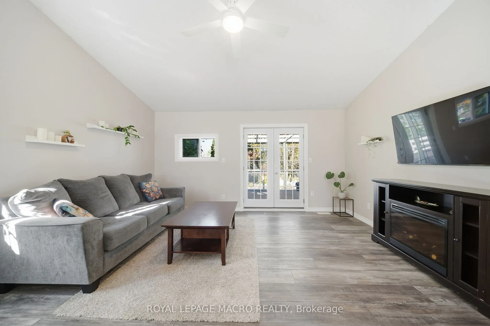 15 Anderson Crescent