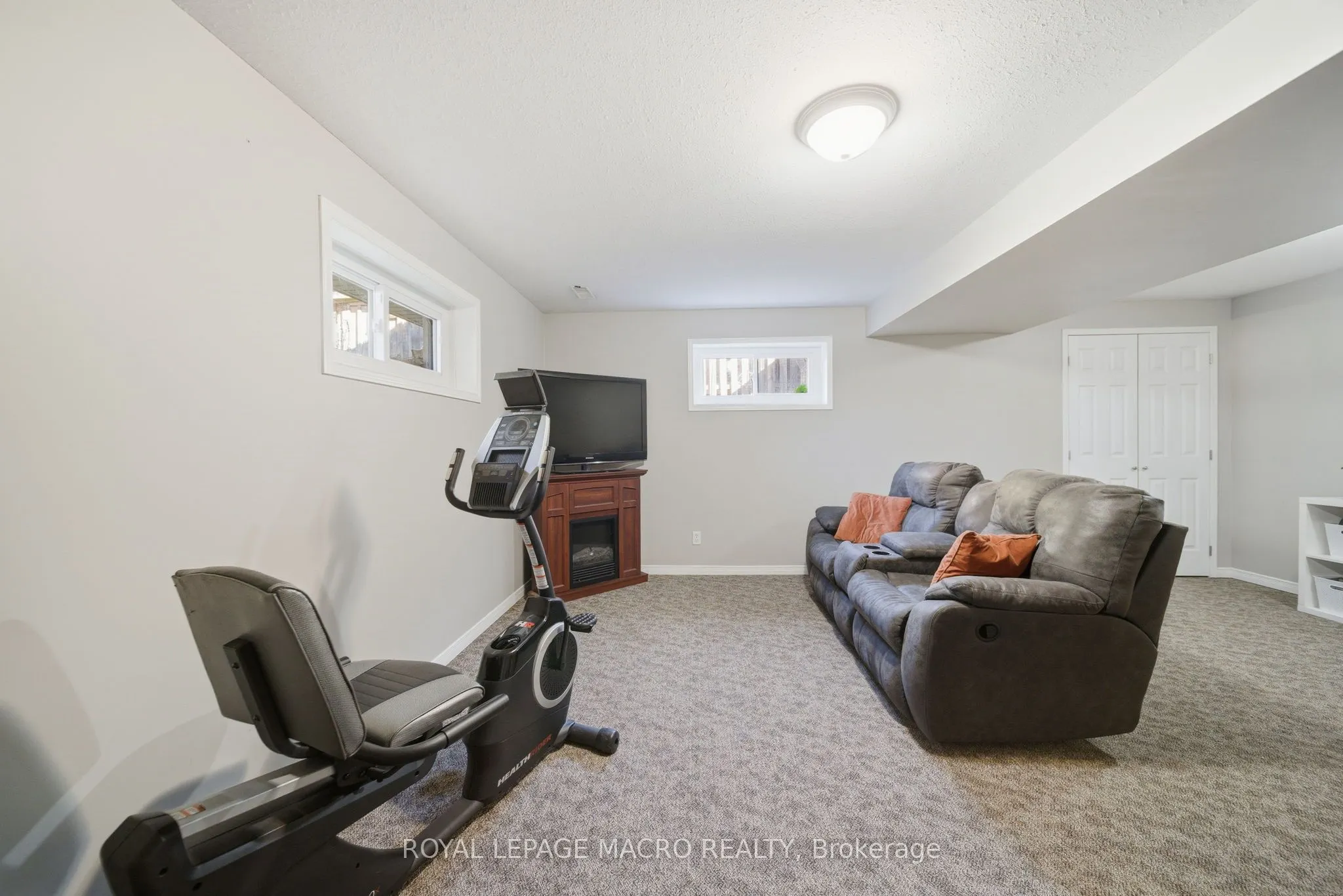 15 Anderson Crescent