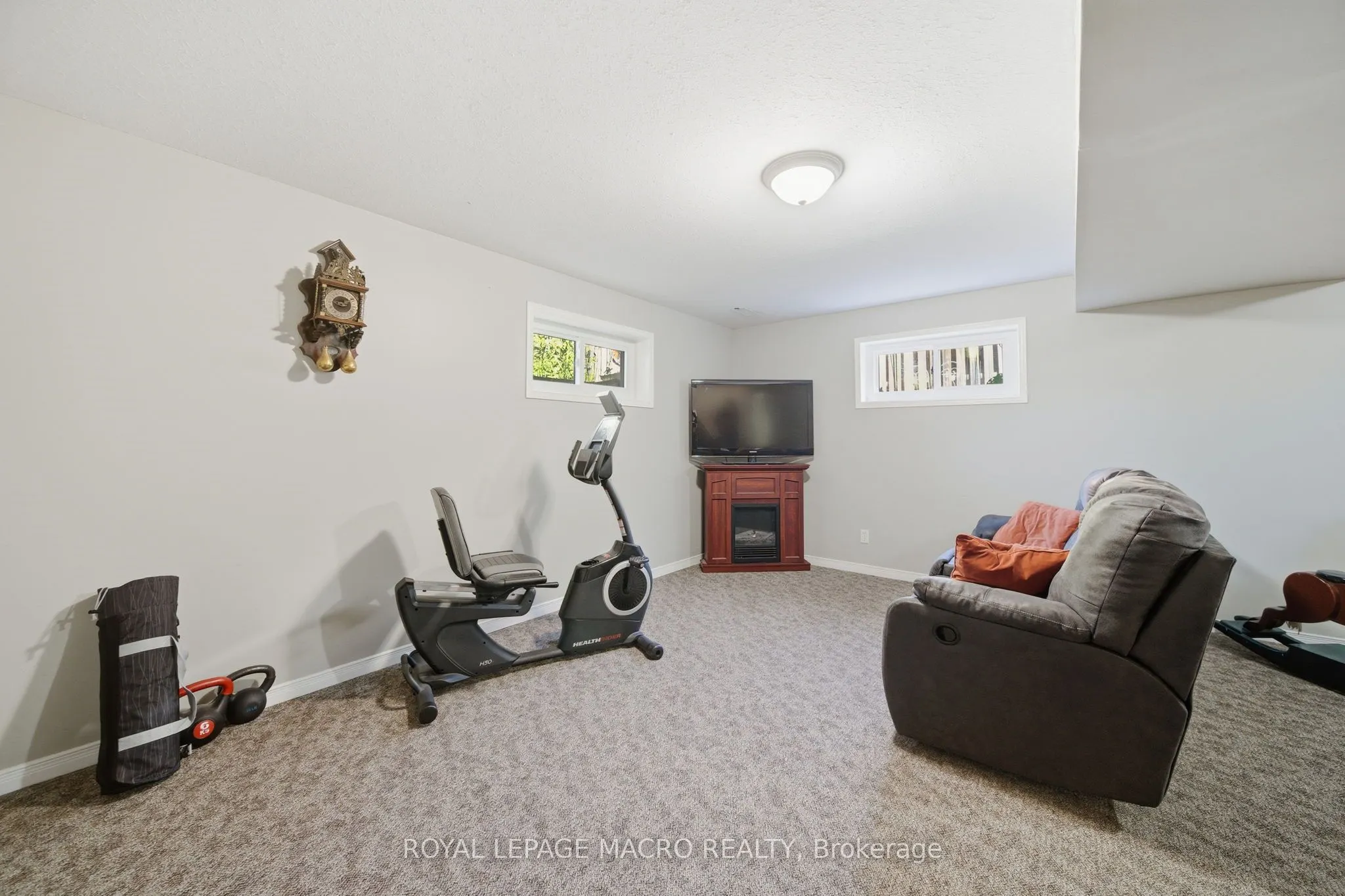 15 Anderson Crescent