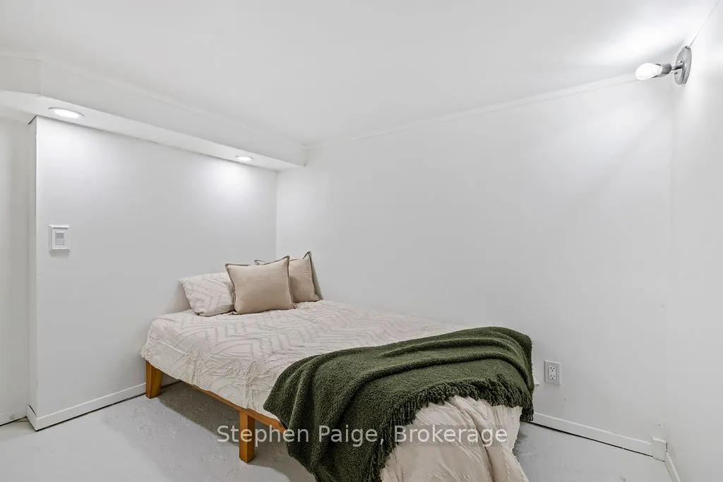 2 1/2 EAST 23RD Street