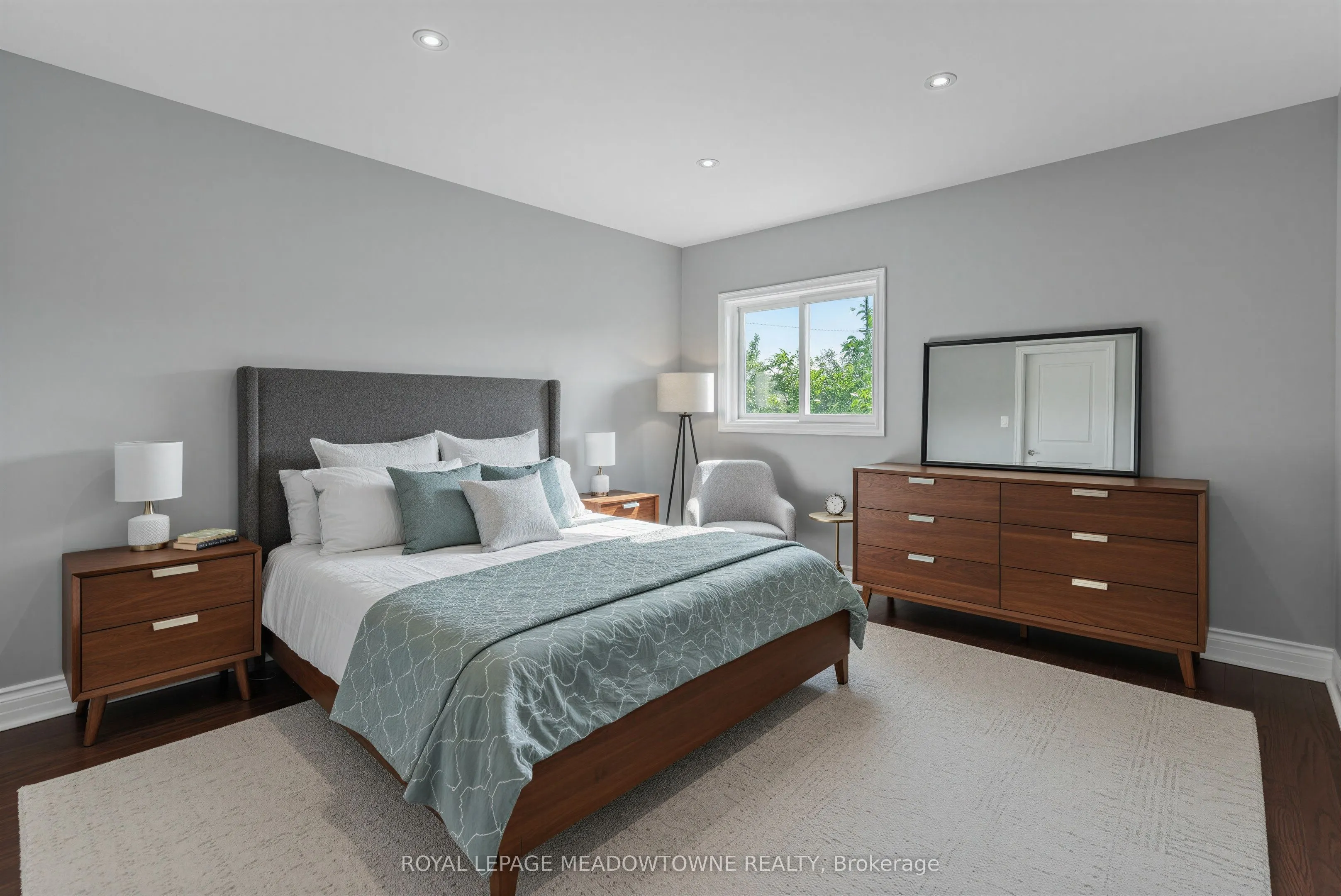 1583 Merrittville Highway