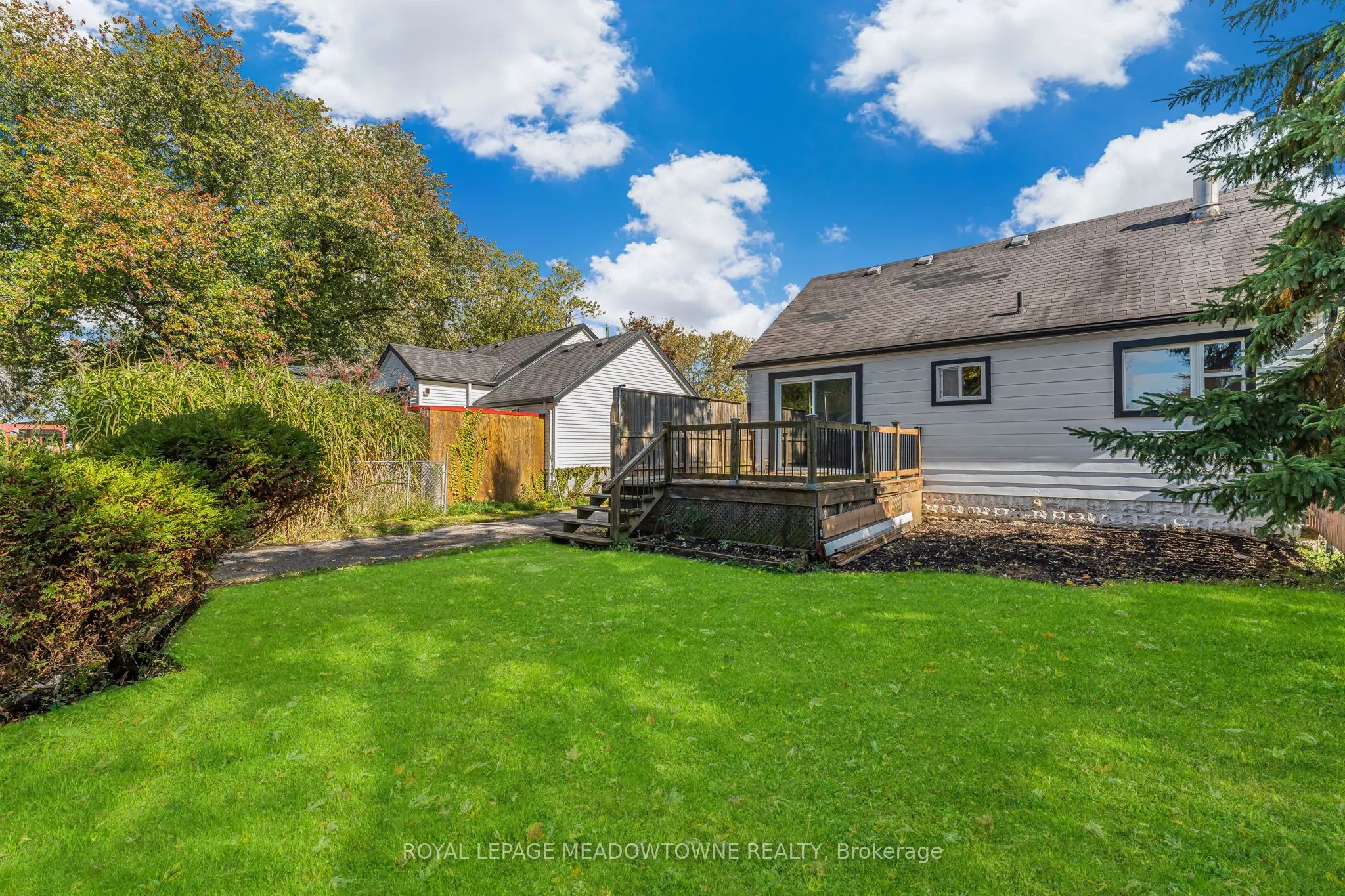 1583 Merrittville Highway