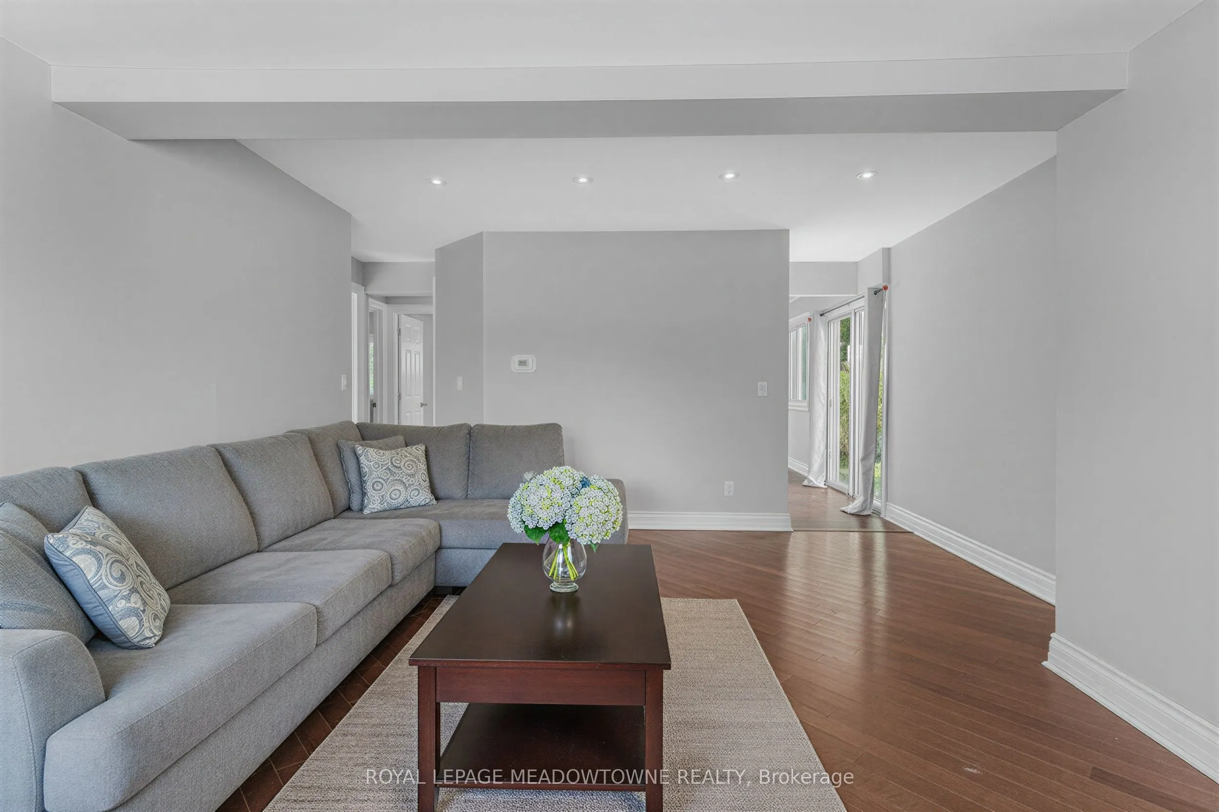 1583 Merrittville Highway