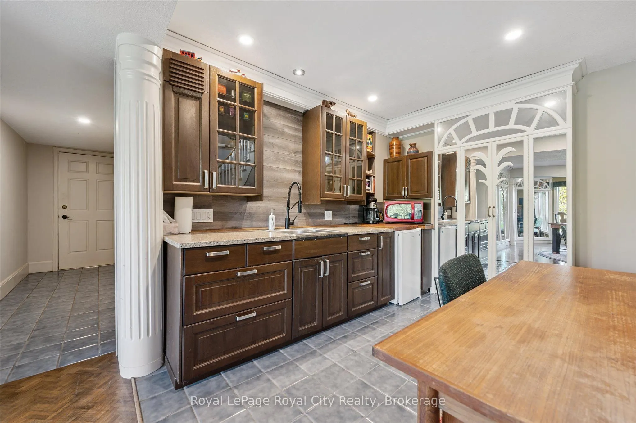 8060 Wellington Rd 18 Road