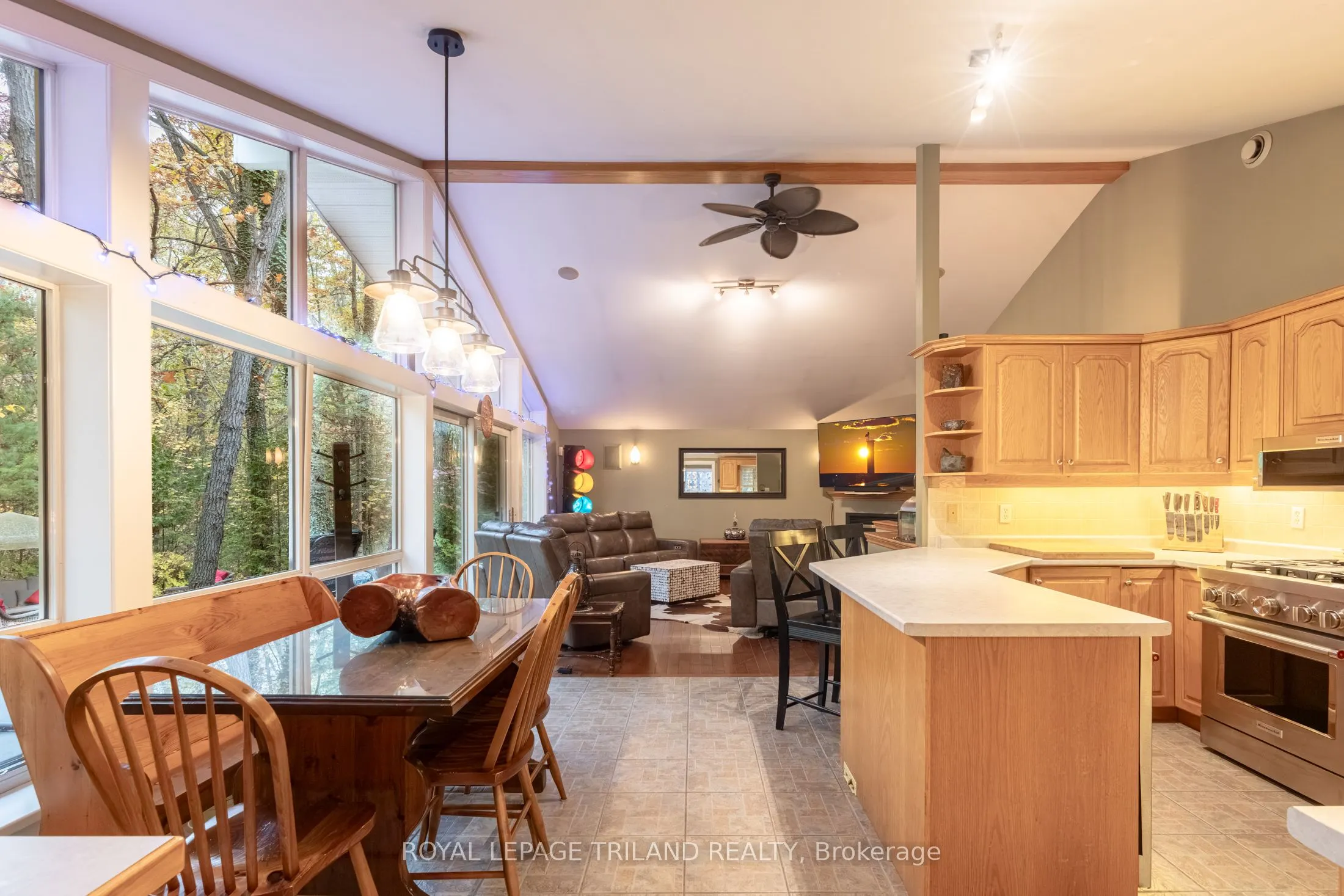 10092 Lakeshore Road