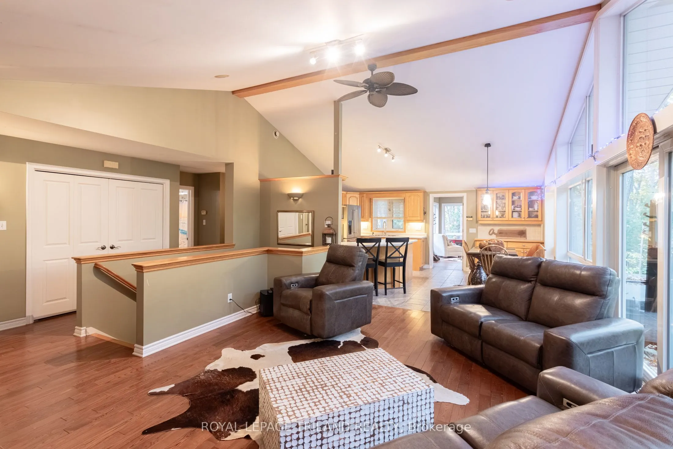 10092 Lakeshore Road