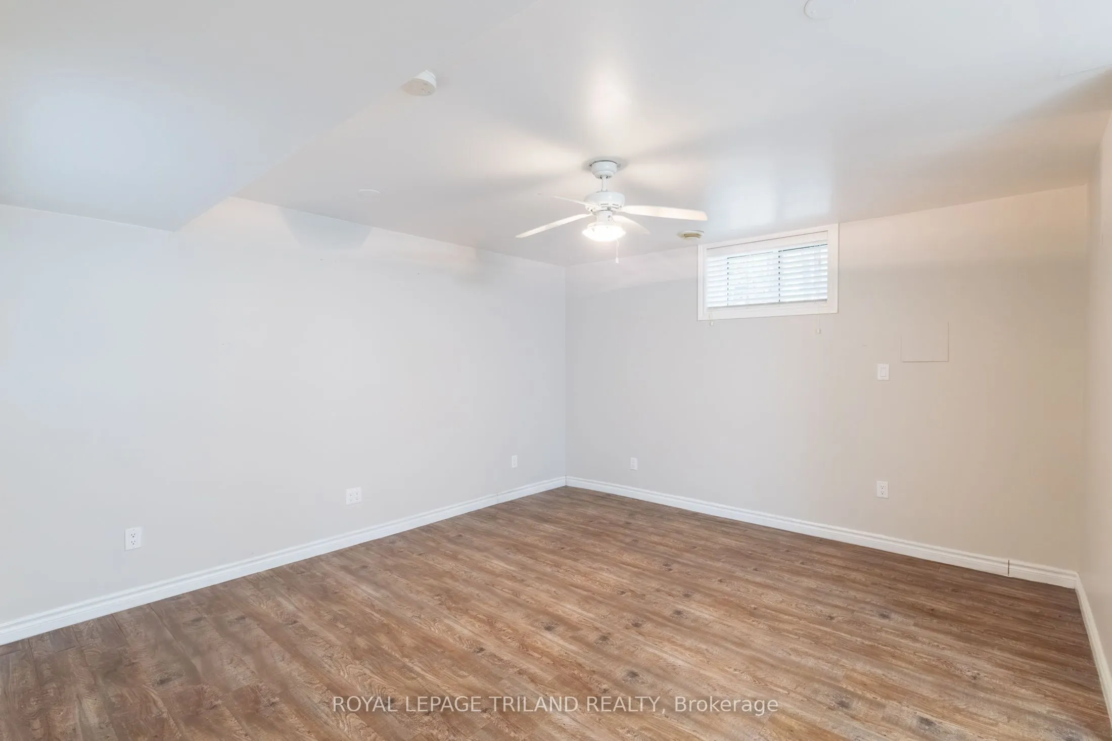 10092 Lakeshore Road