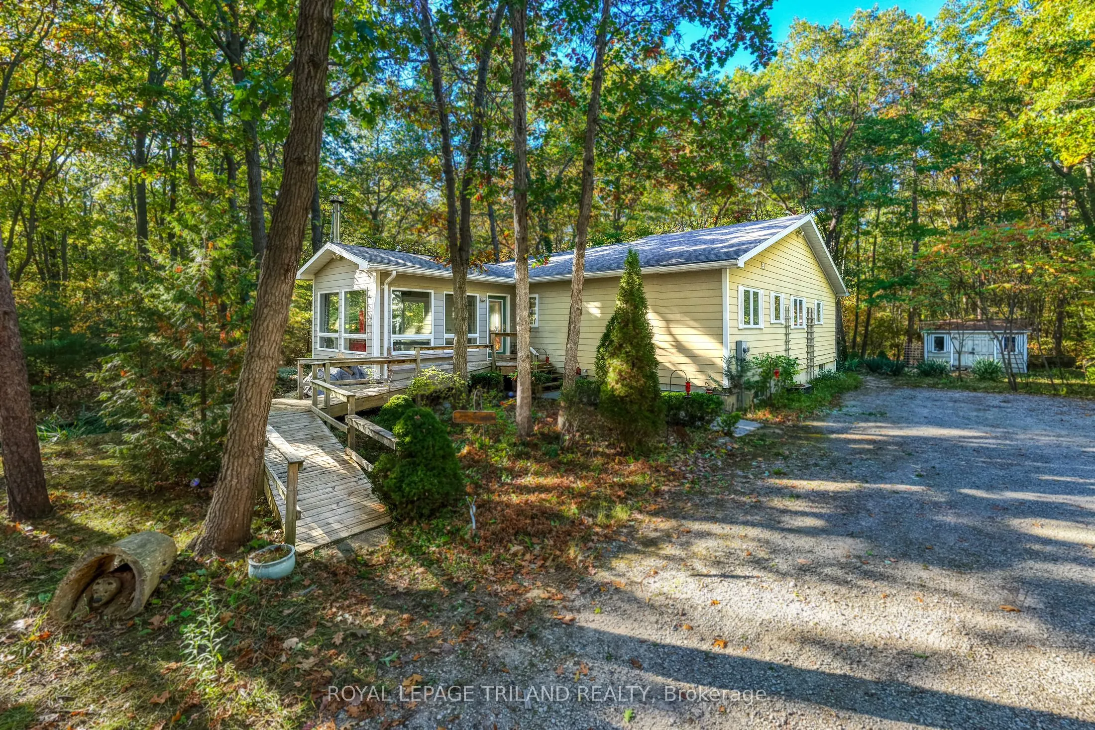 10092 Lakeshore Road