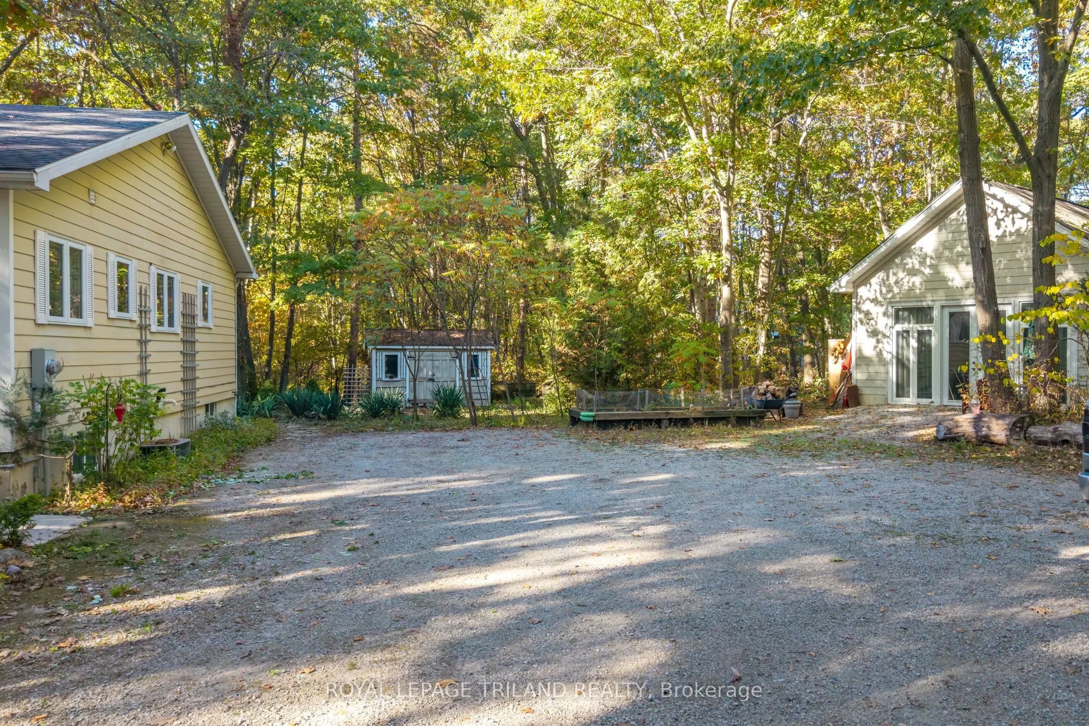 10092 Lakeshore Road